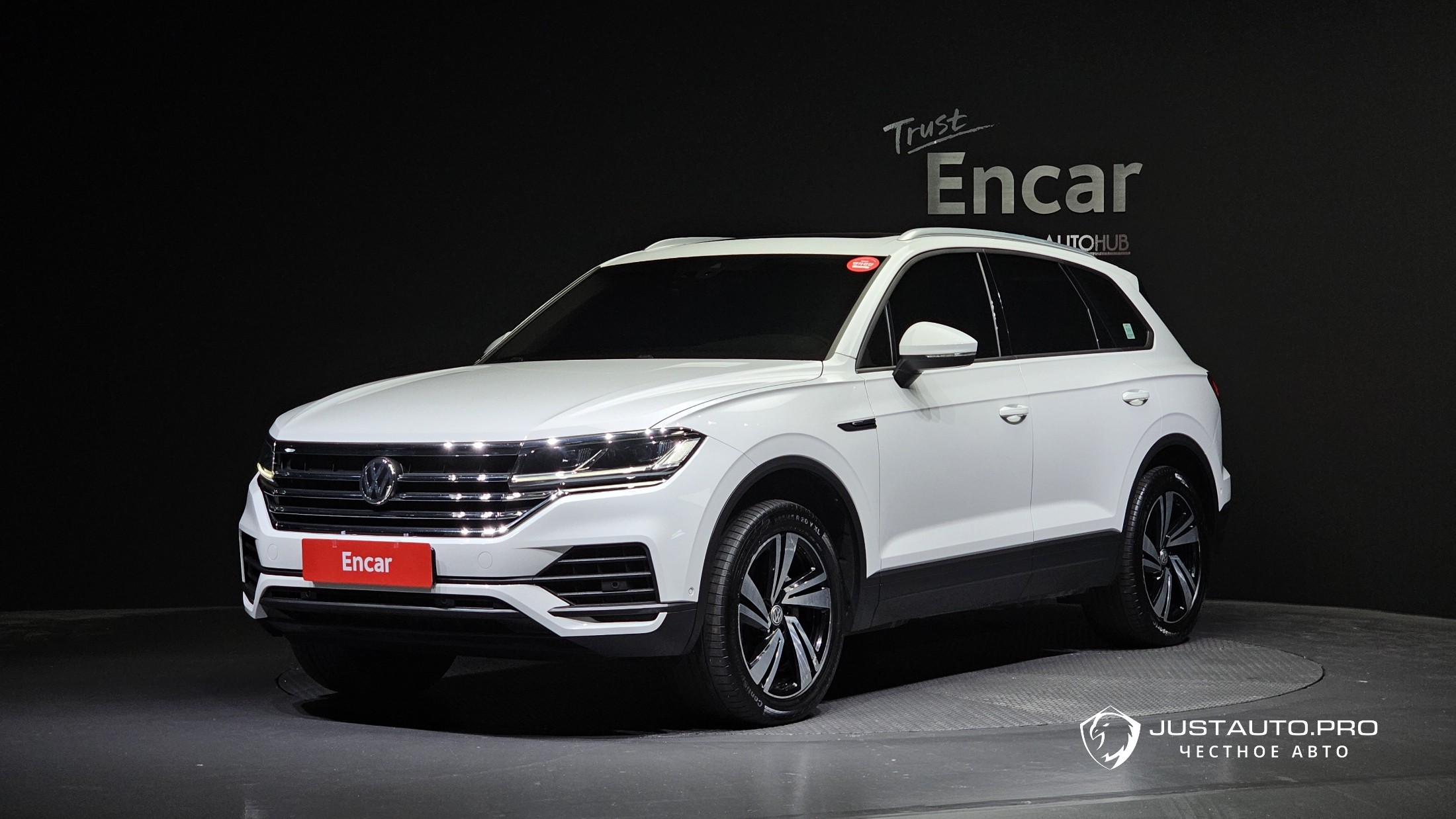 Автомобиль Volkswagen Touareg