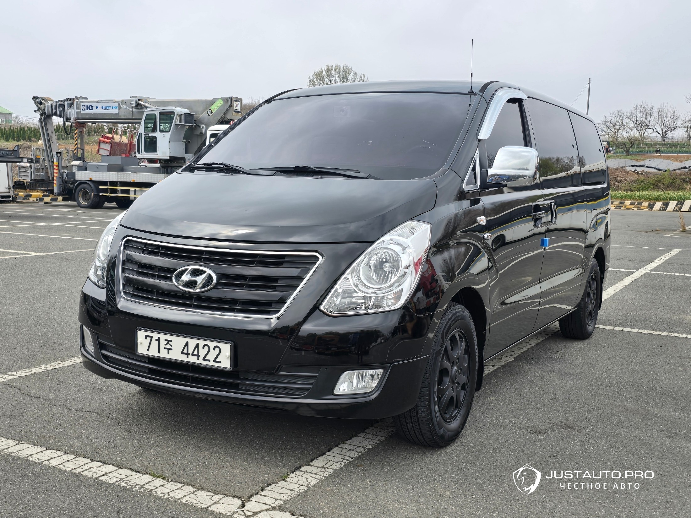 Автомобиль Hyundai Starex