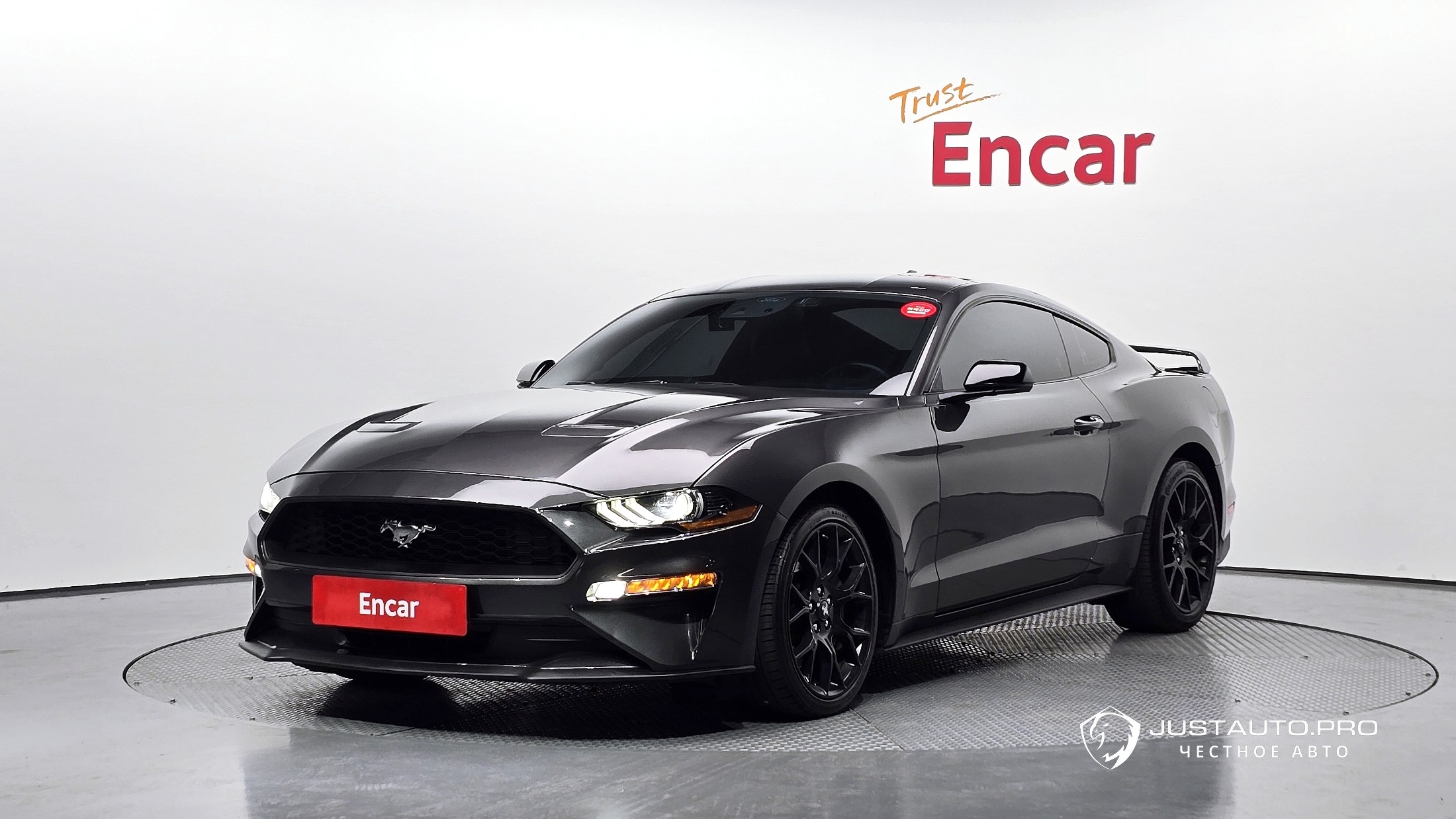Автомобиль Ford Mustang