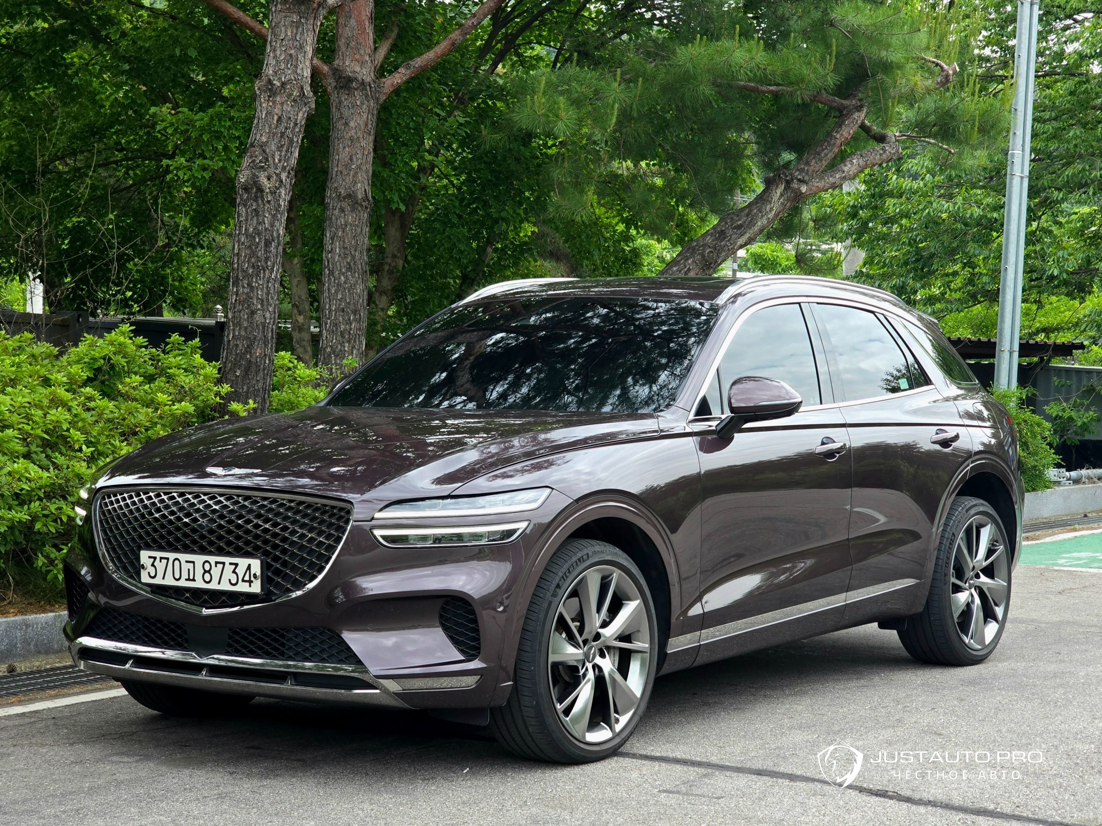 Автомобиль Genesis GV70