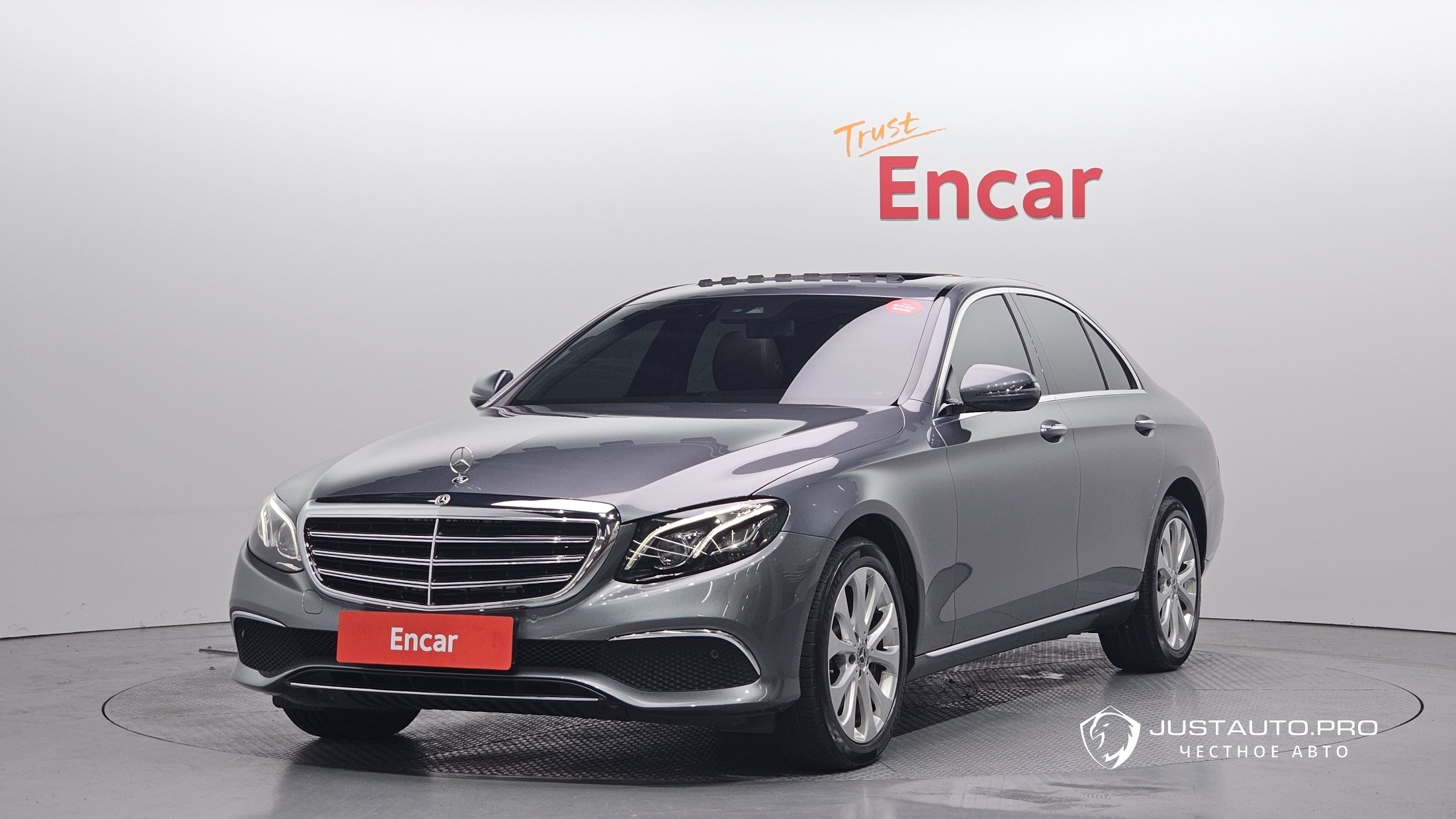 Автомобиль Mercedes-Benz E-Class