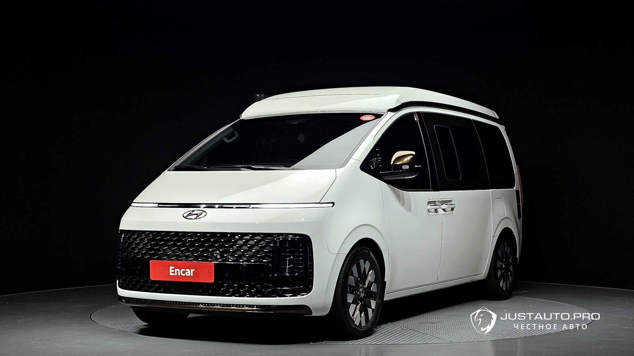 Автомобиль Hyundai Staria