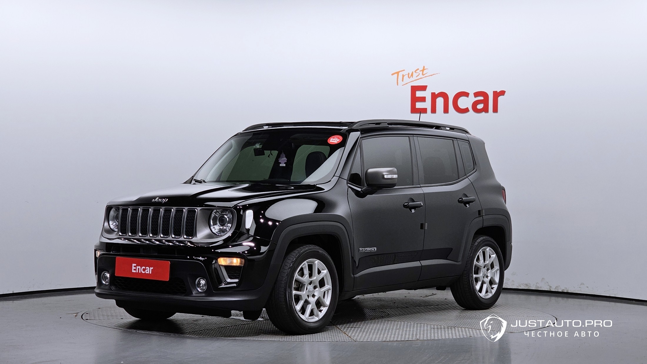 Автомобиль Jeep Renegade