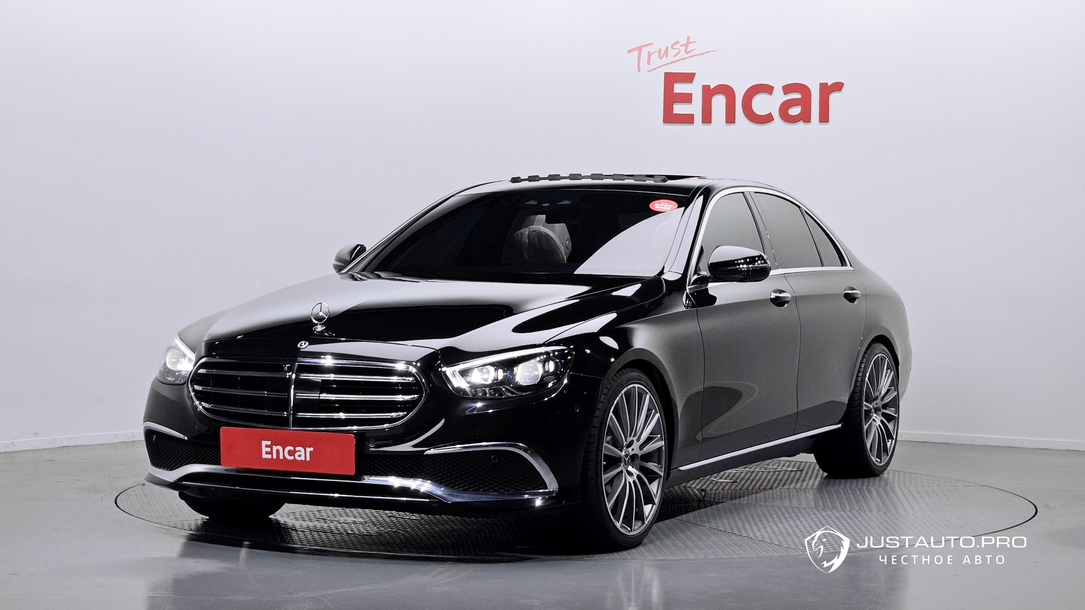 Автомобиль Mercedes-Benz E-Class