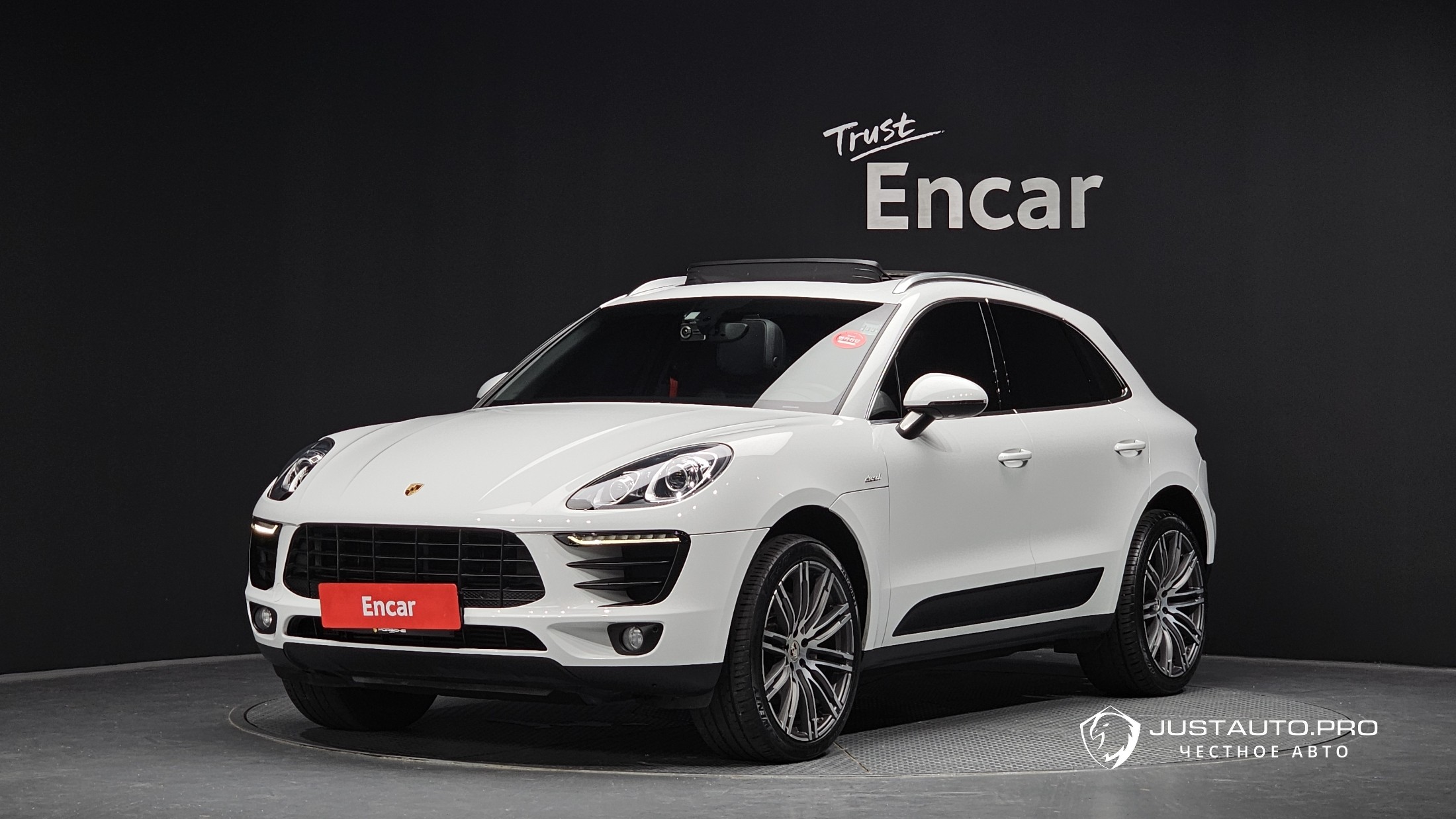 Автомобиль Porsche Macan