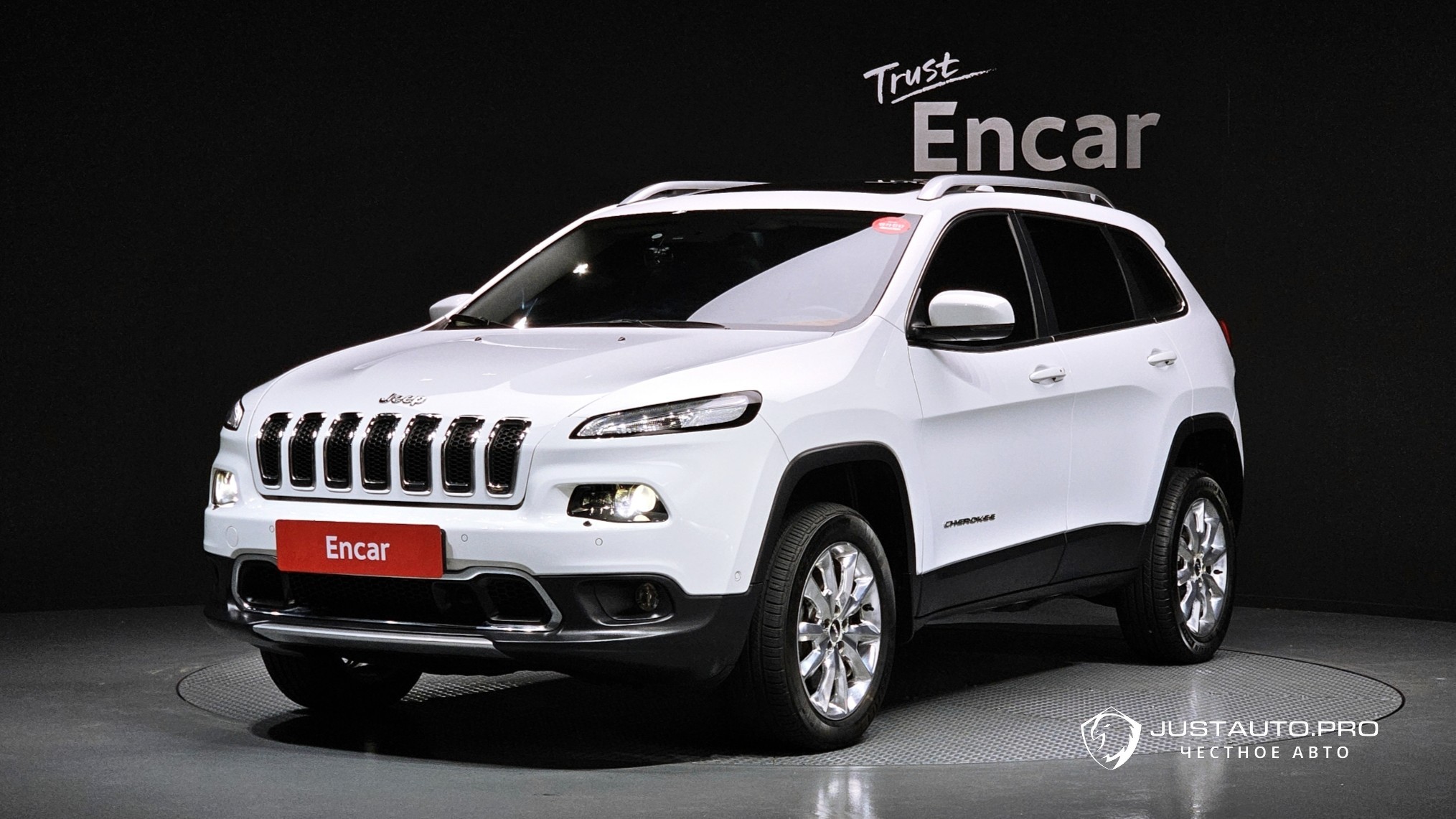 Автомобиль Jeep Cherokee