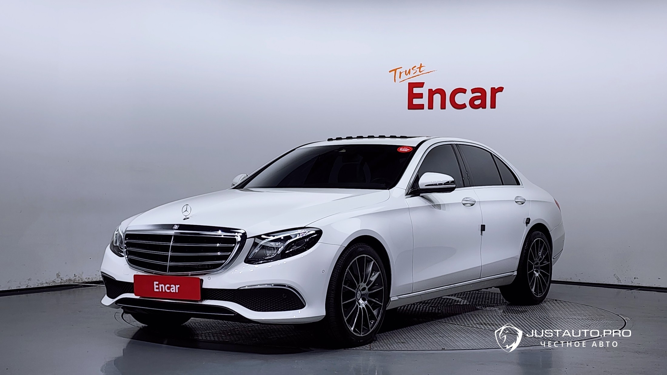 Автомобиль Mercedes-Benz E-Class