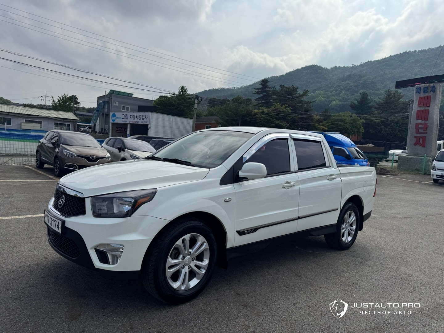 Автомобиль KG_Mobility_Ssangyong KORANDO