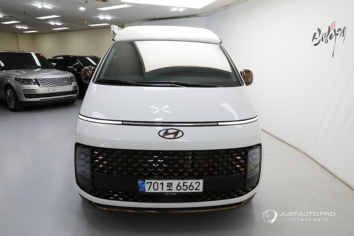 Автомобиль Hyundai Staria