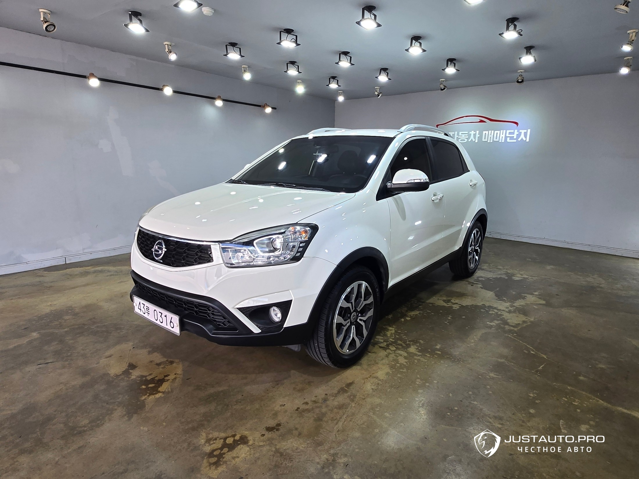 Автомобиль KG_Mobility_Ssangyong KORANDO