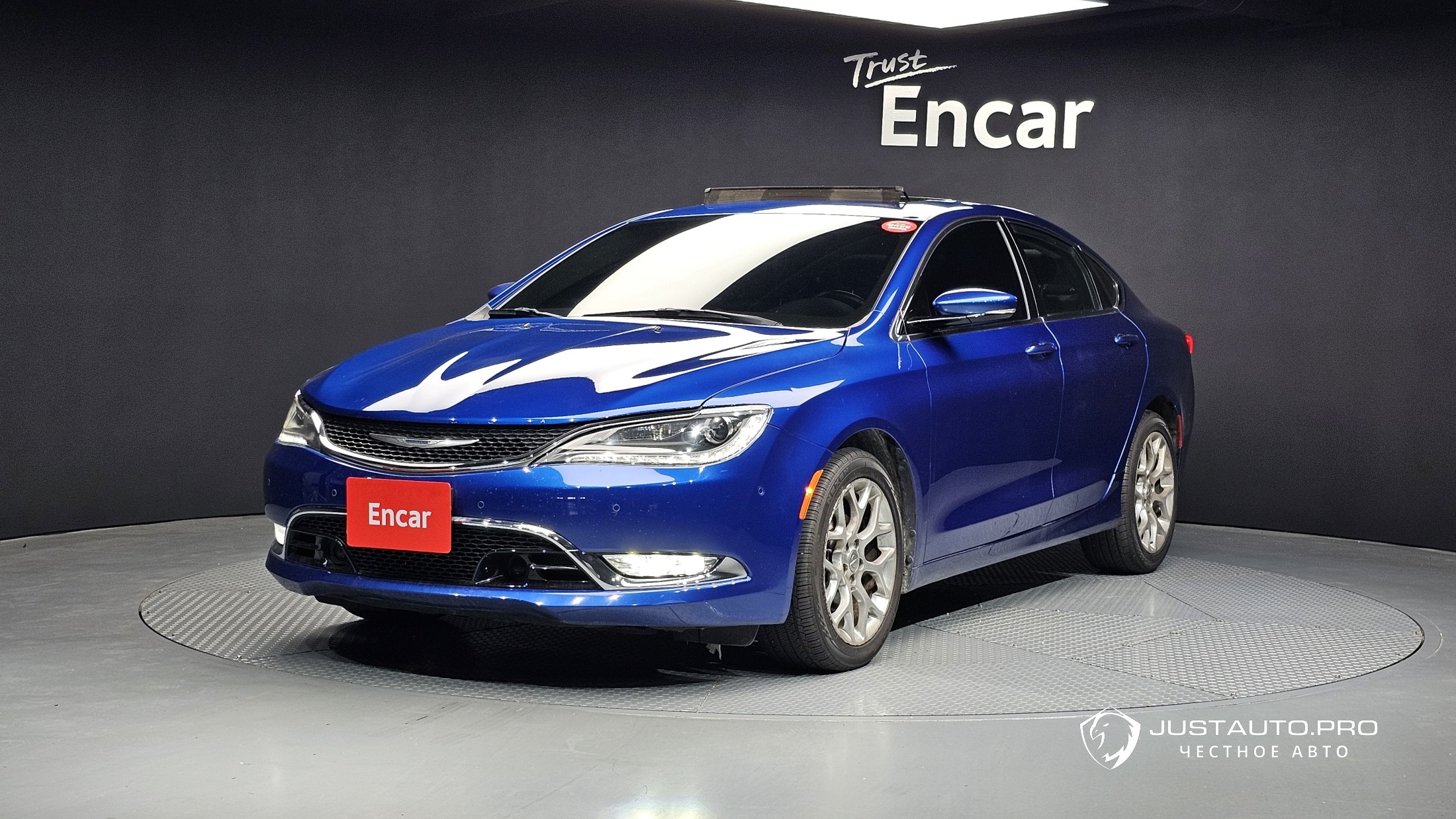 Автомобиль Chrysler 200