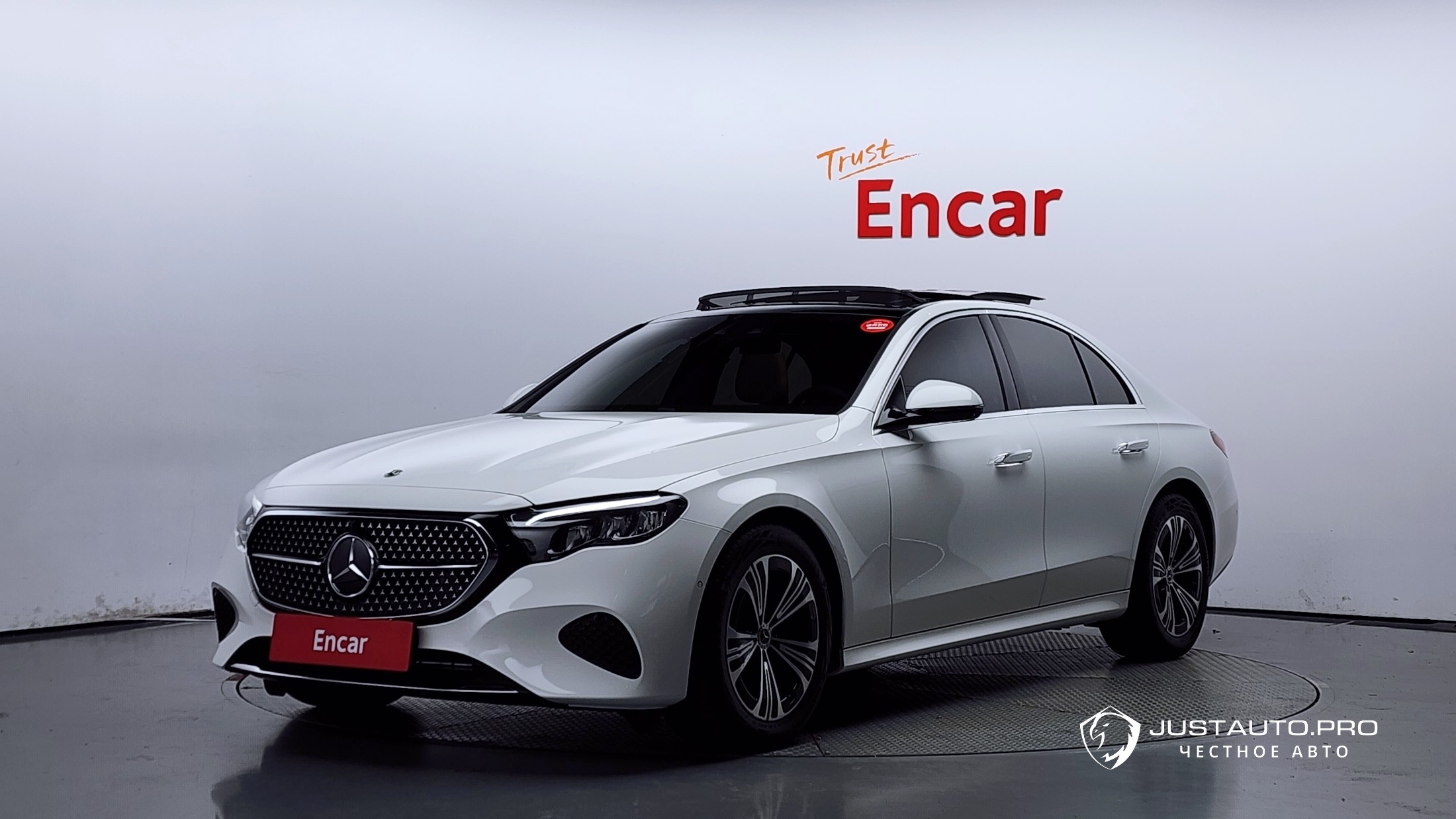 Автомобиль Mercedes-Benz E-Class