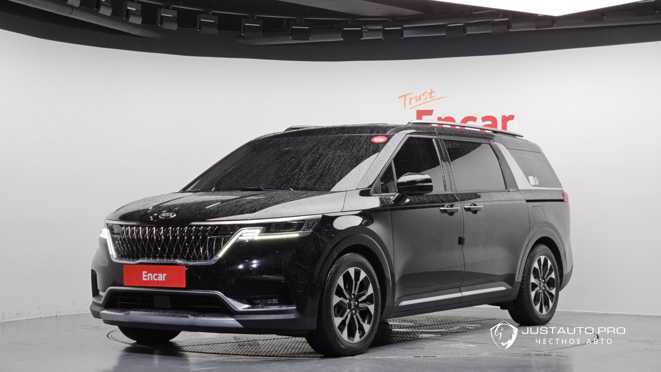 Автомобиль Kia Canival