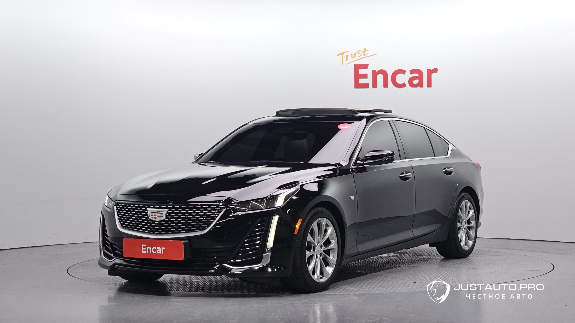Автомобиль Cadillac CT5