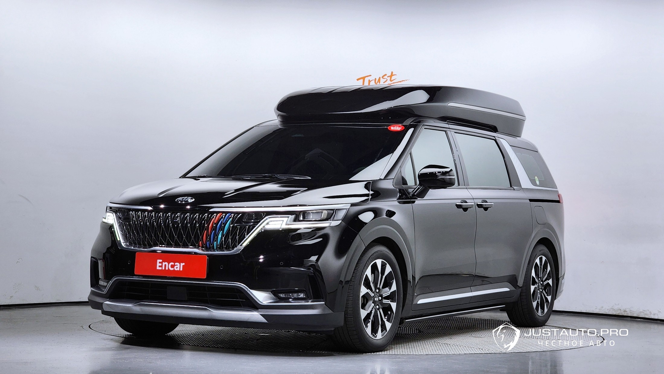 Автомобиль Kia Canival