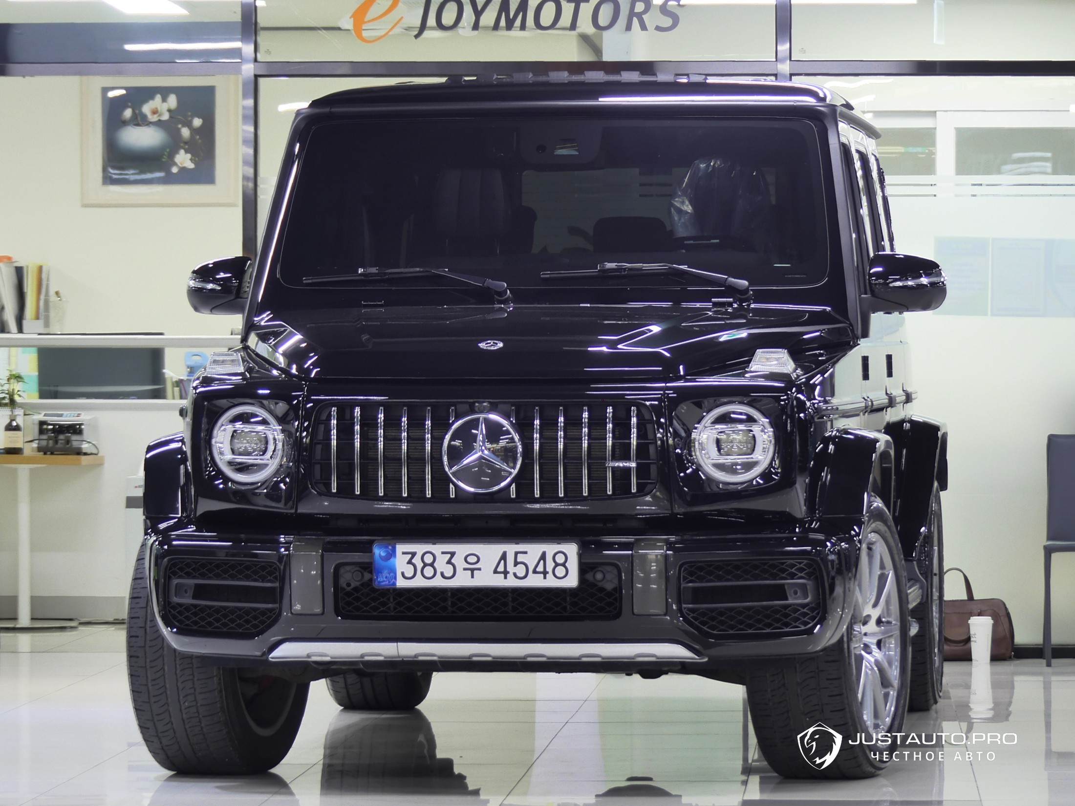 Автомобиль Mercedes-Benz G-Class