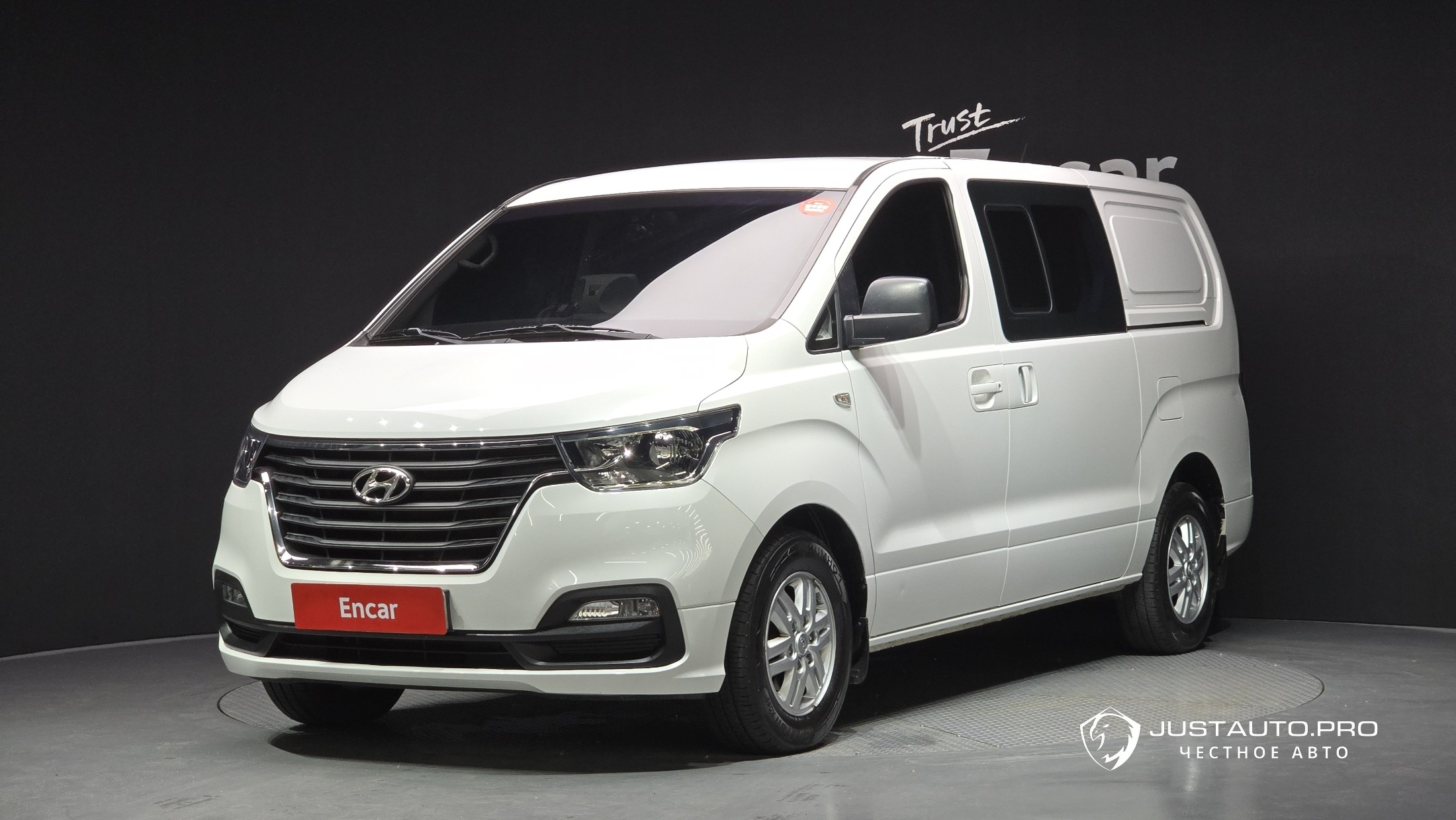 Автомобиль Hyundai Starex