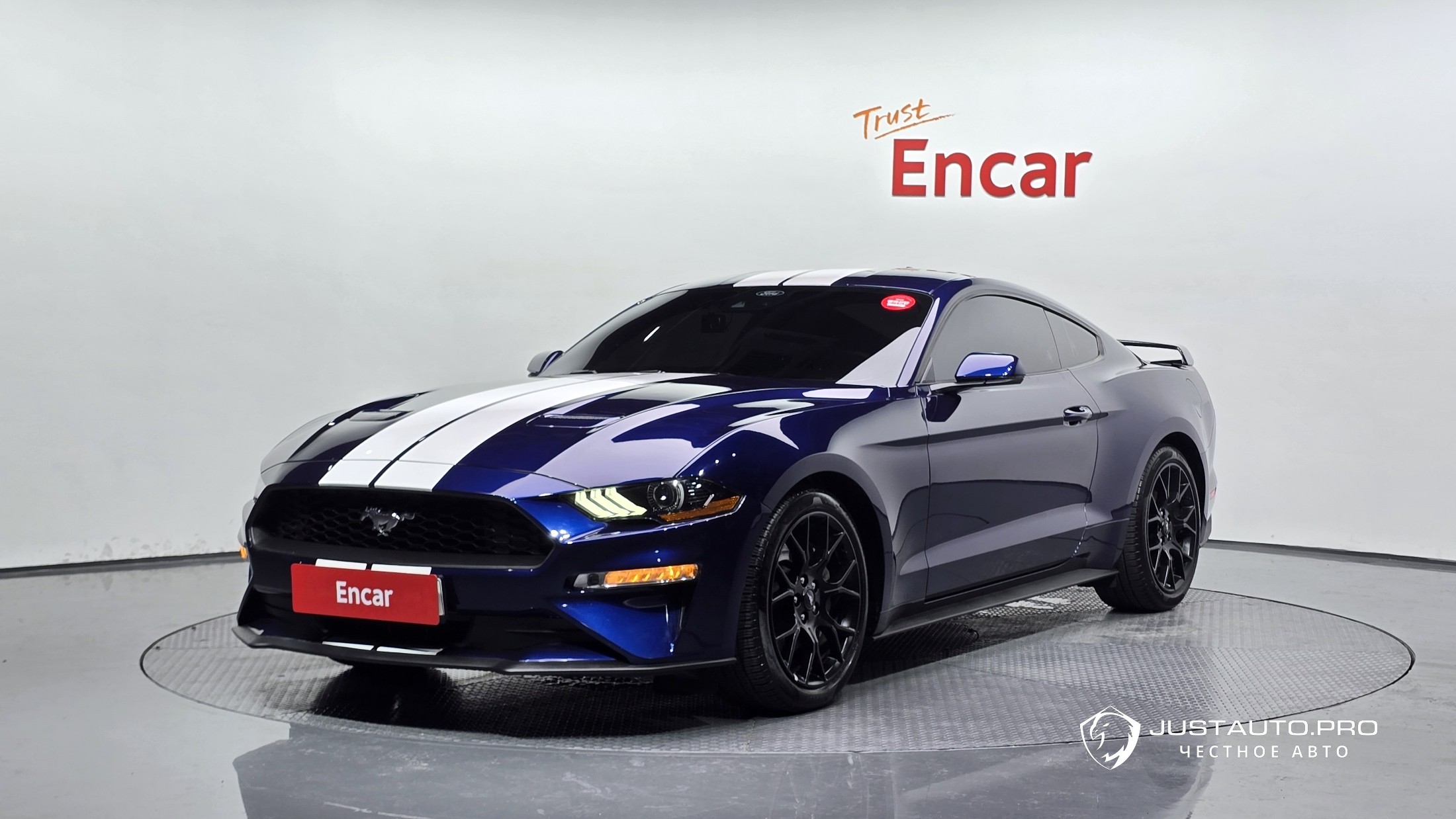 Автомобиль Ford Mustang