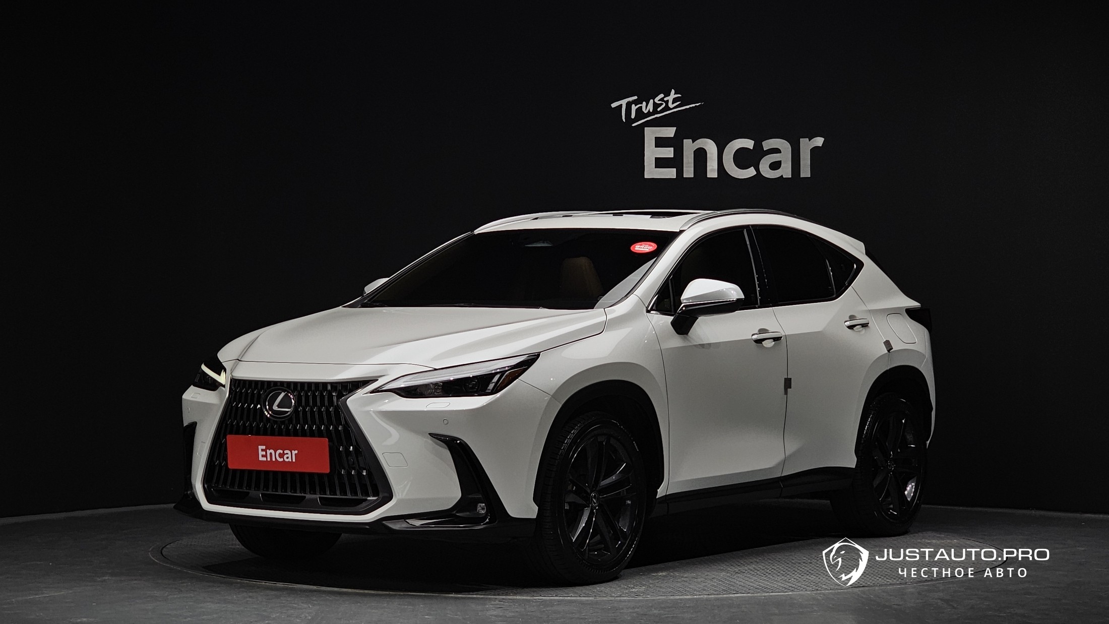 Автомобиль Lexus NX
