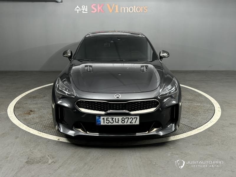 Автомобиль Kia Stinger