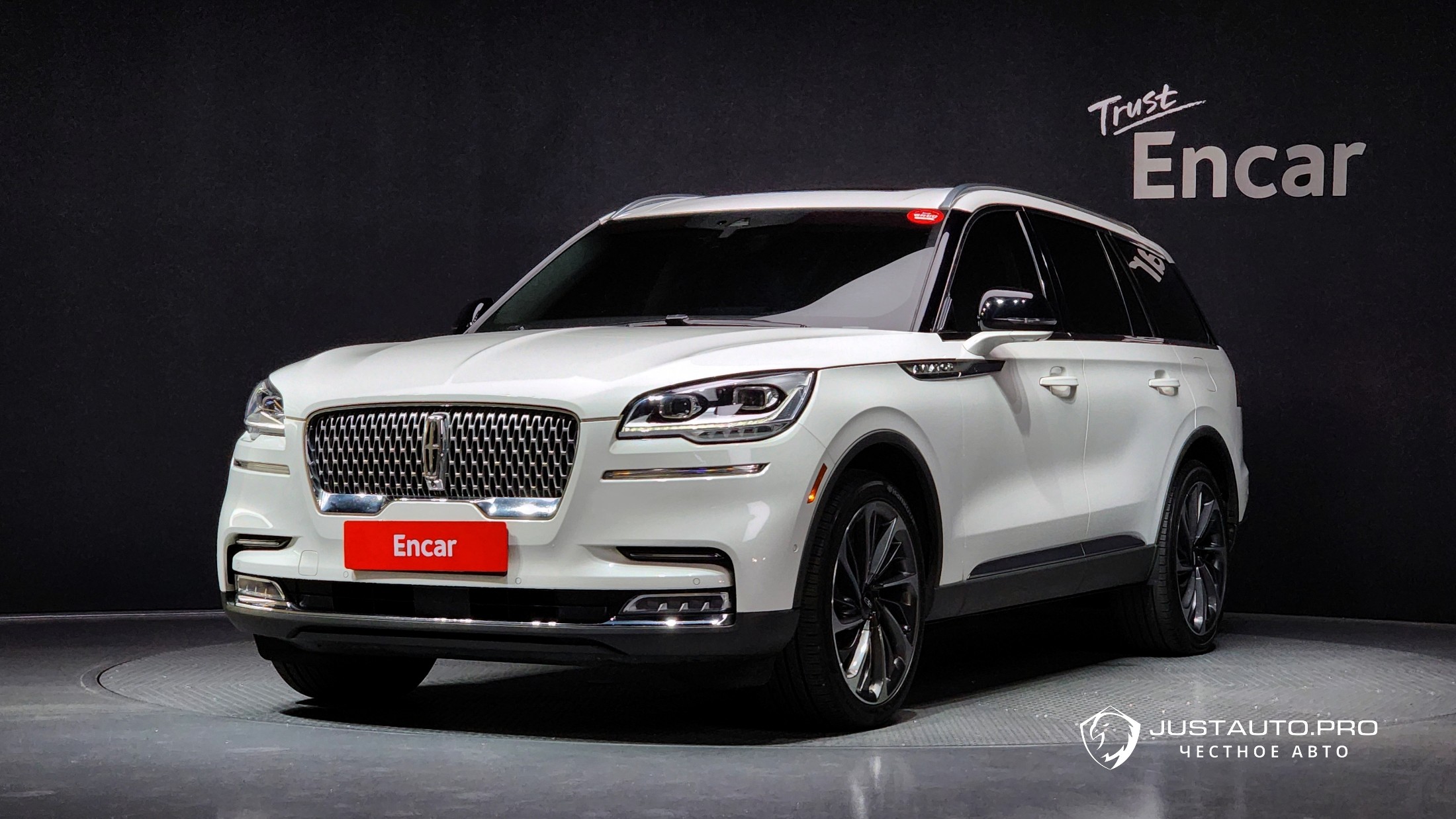Автомобиль Lincoln Aviator