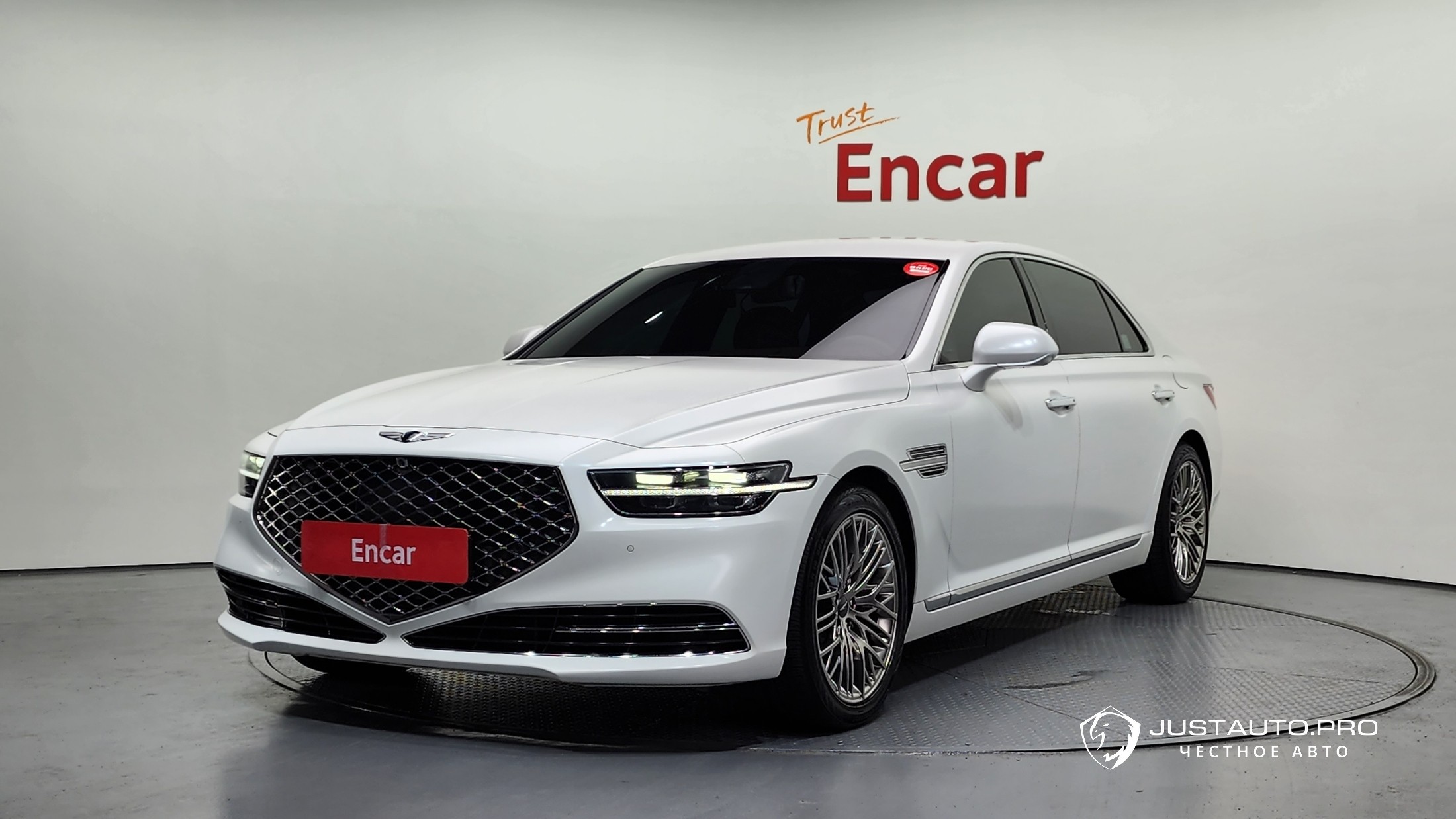 Автомобиль Genesis G90