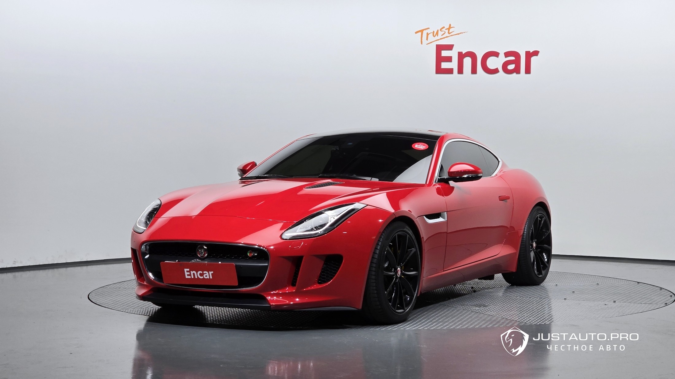 Автомобиль Jaguar F-TYPE