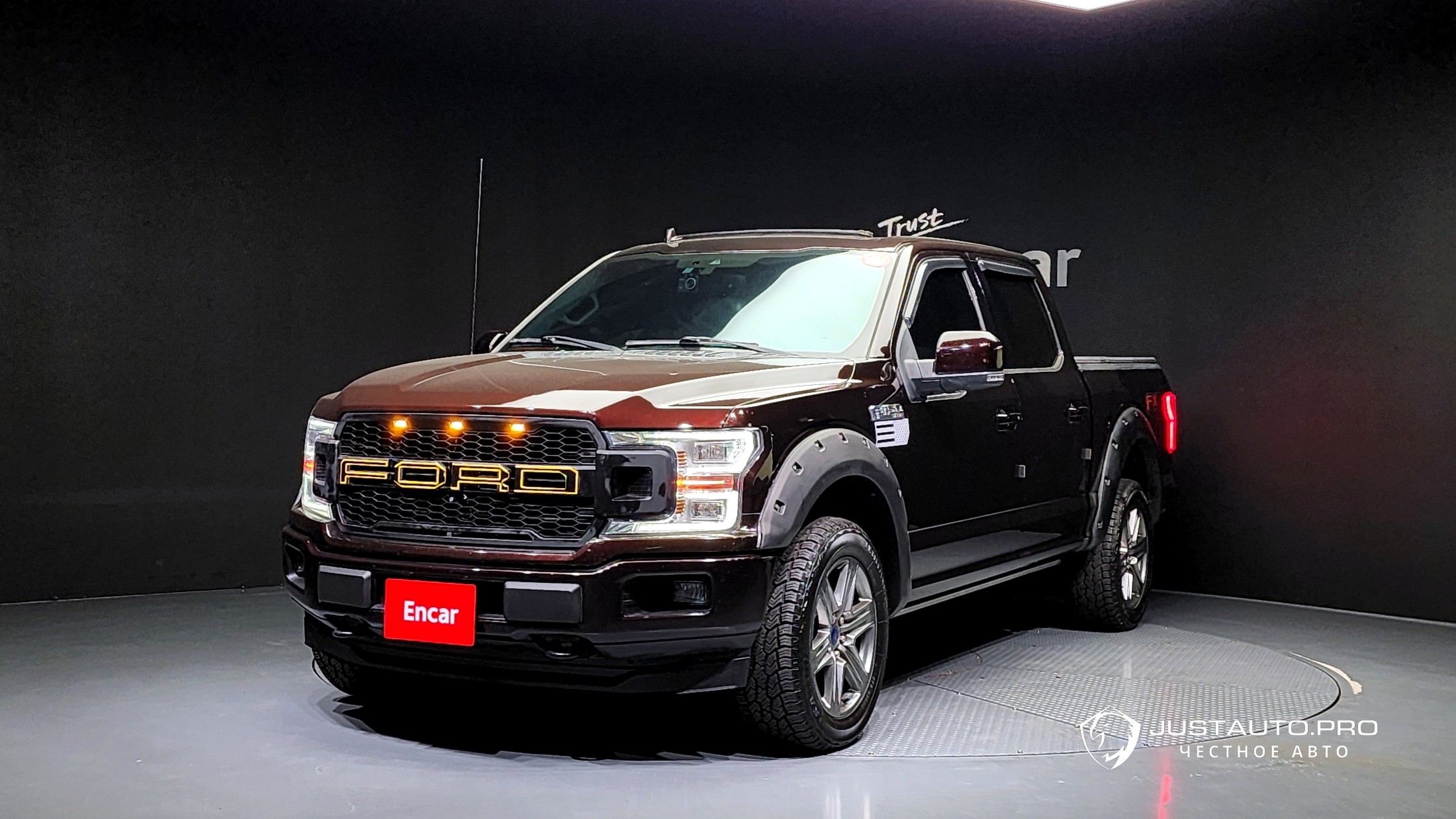 Автомобиль Ford F150