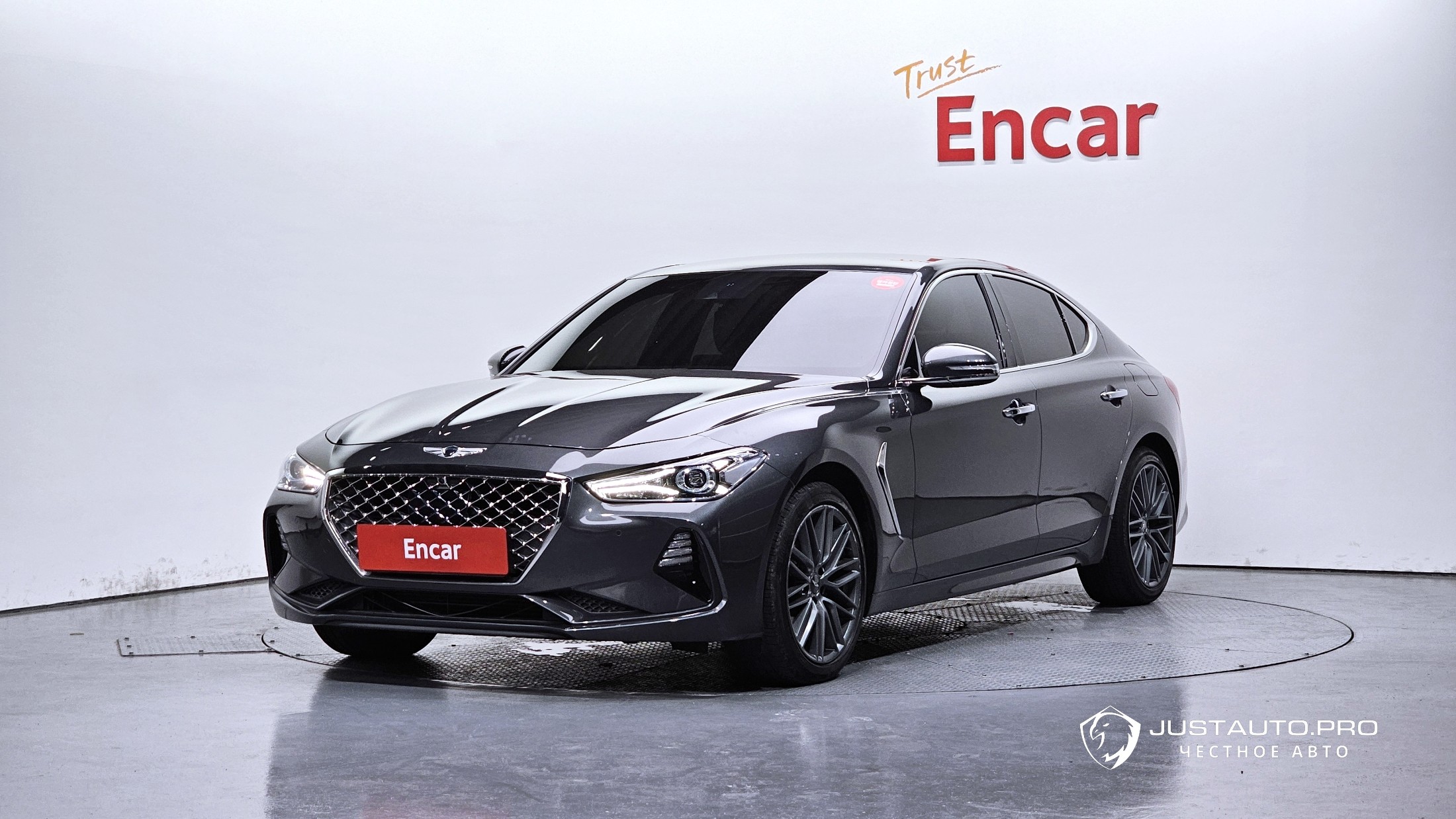 Автомобиль Genesis G70