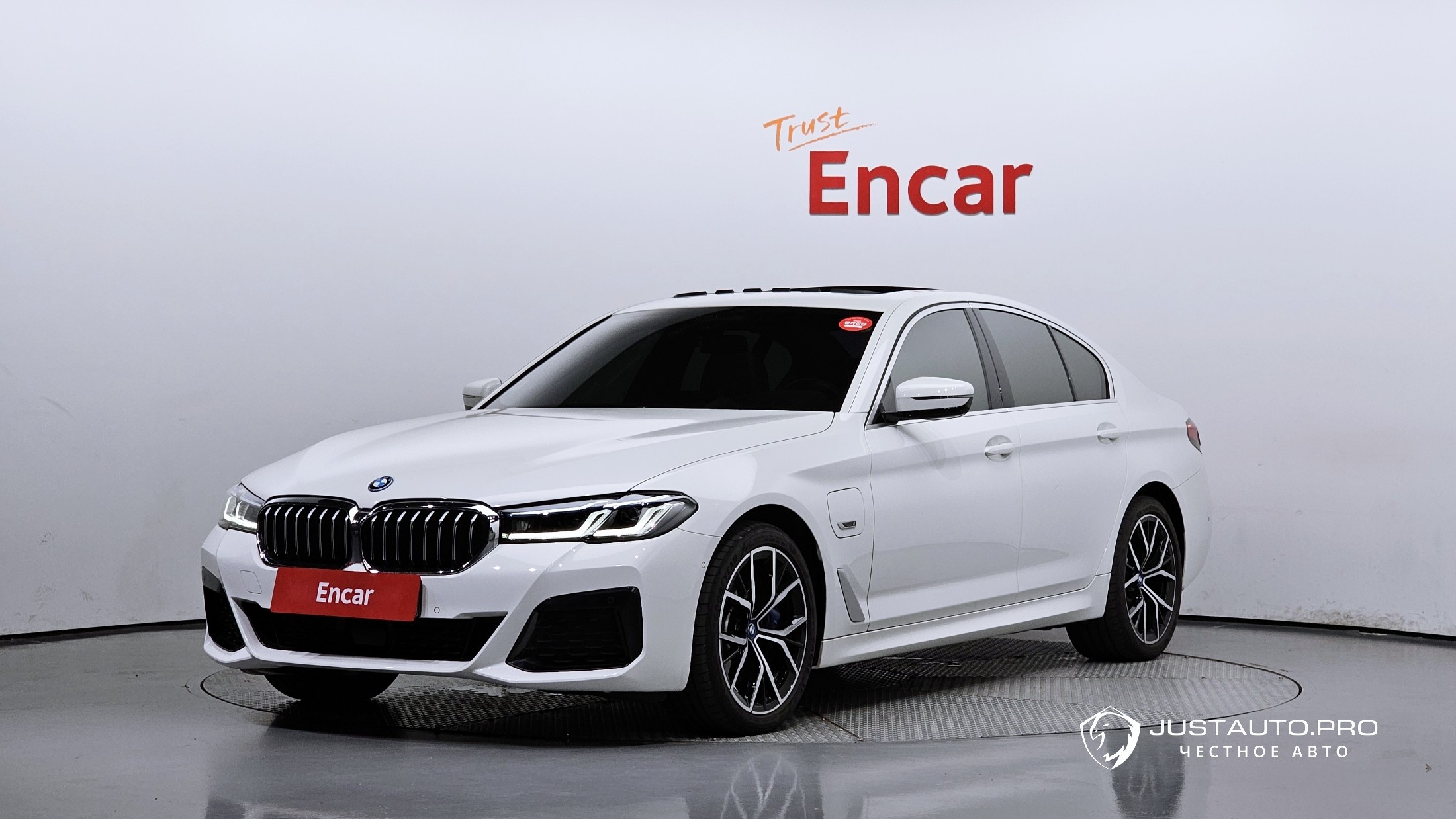Автомобиль BMW 5-Series