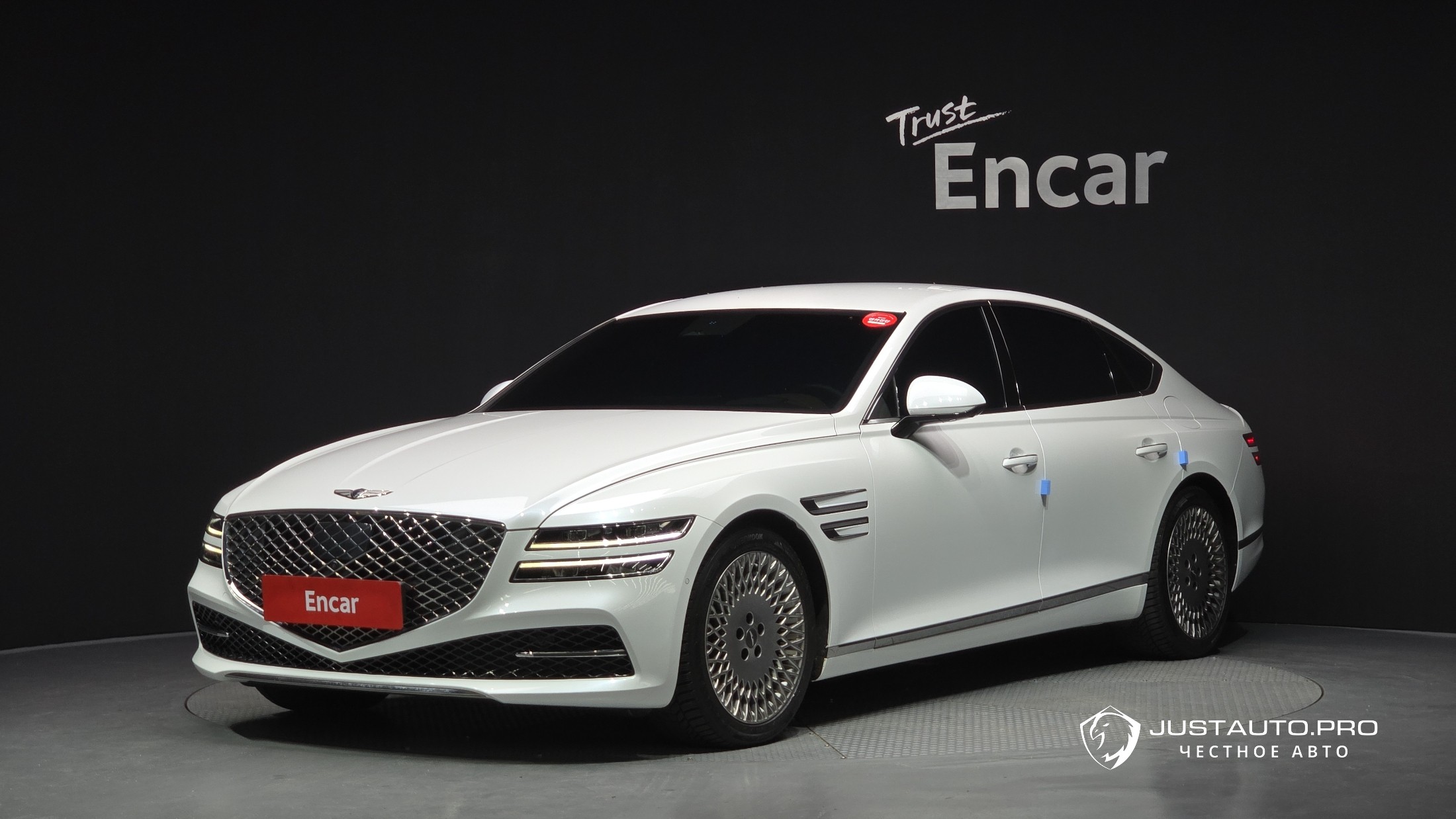 Автомобиль Genesis G80