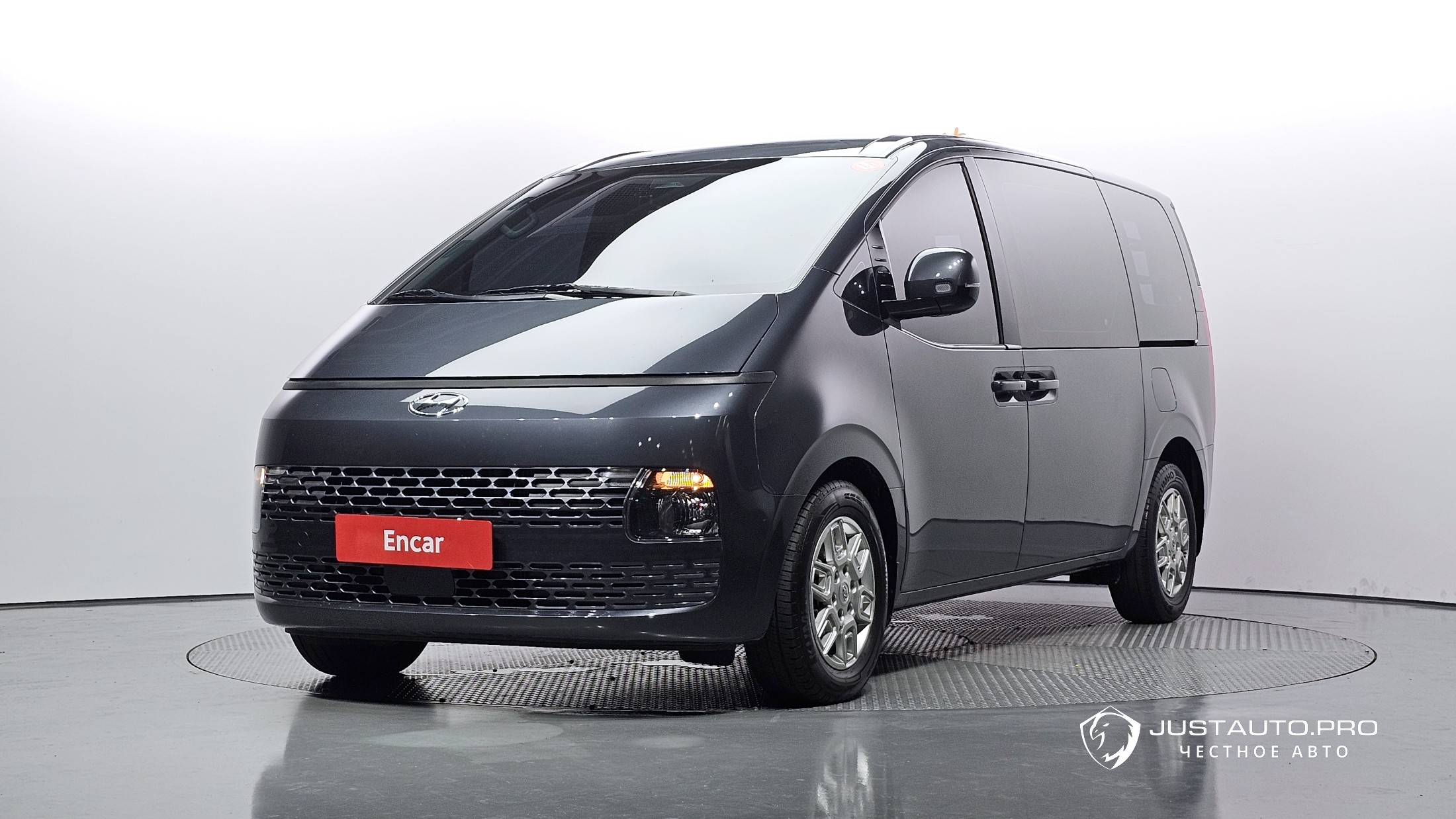 Автомобиль Hyundai Staria