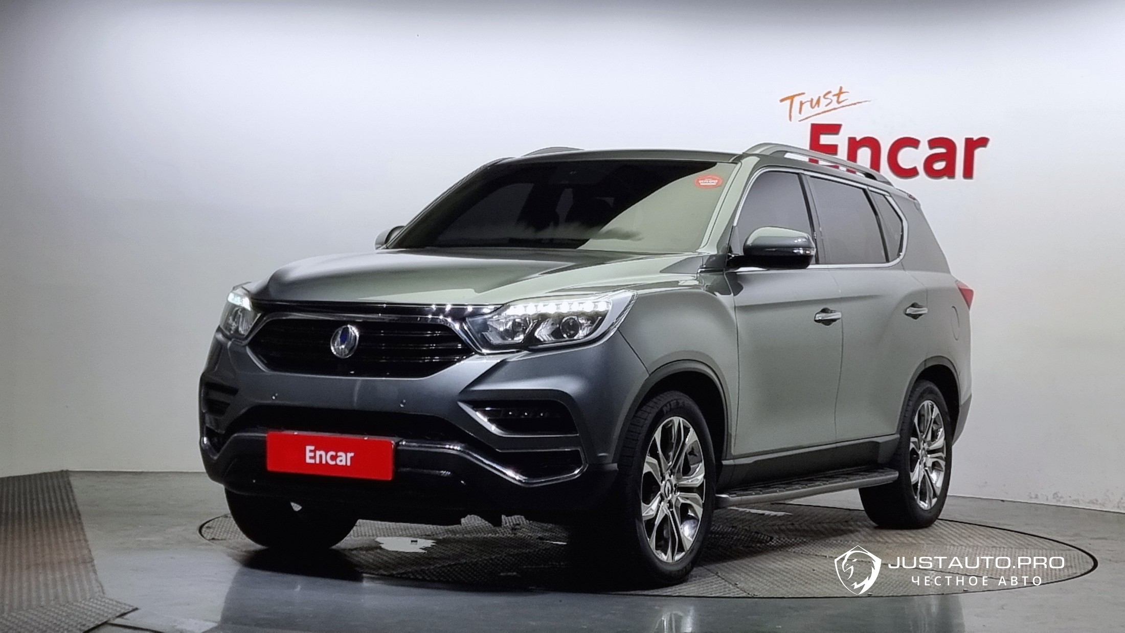 Автомобиль KG_Mobility_Ssangyong Rexton
