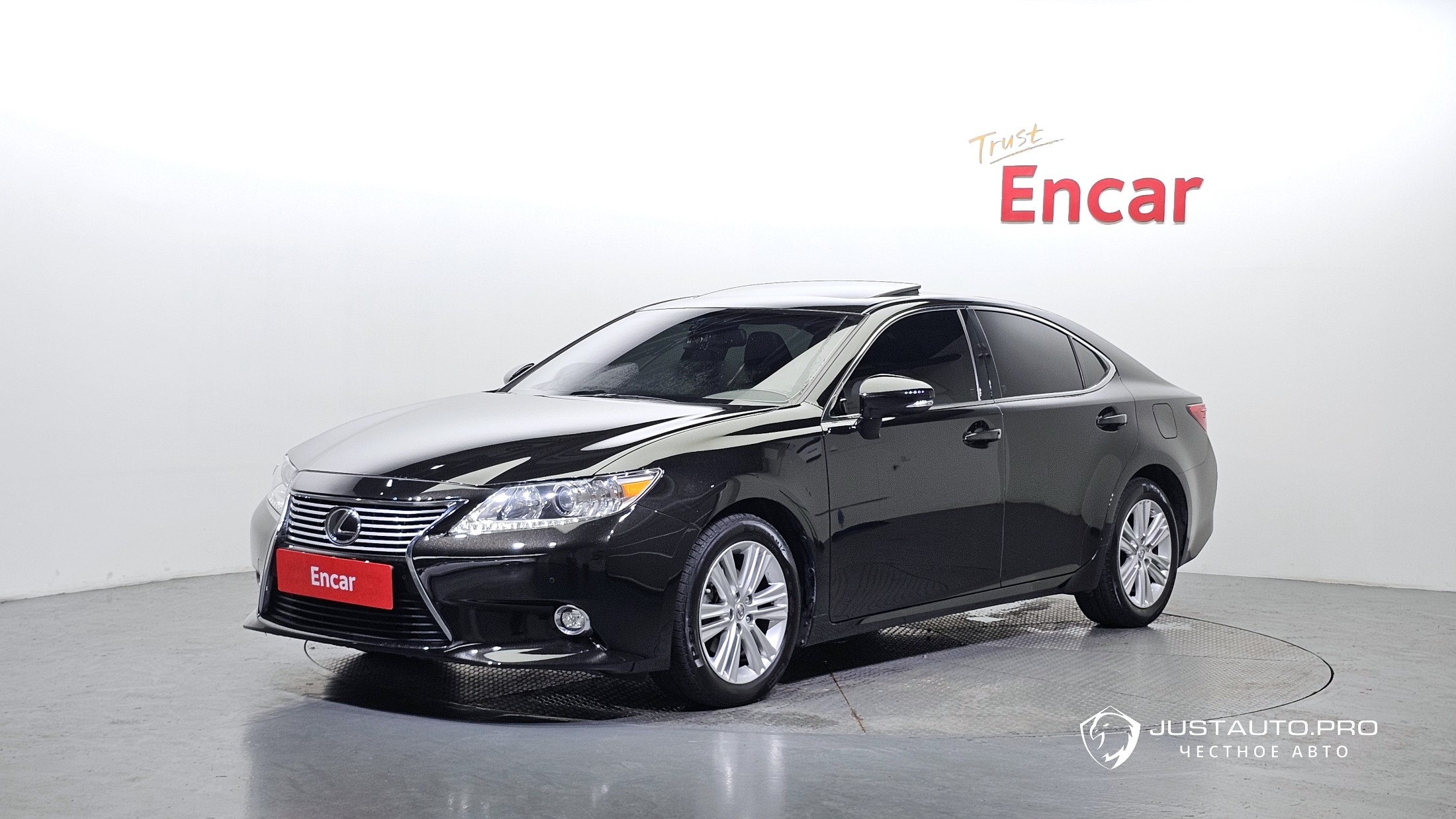 Автомобиль Lexus ES