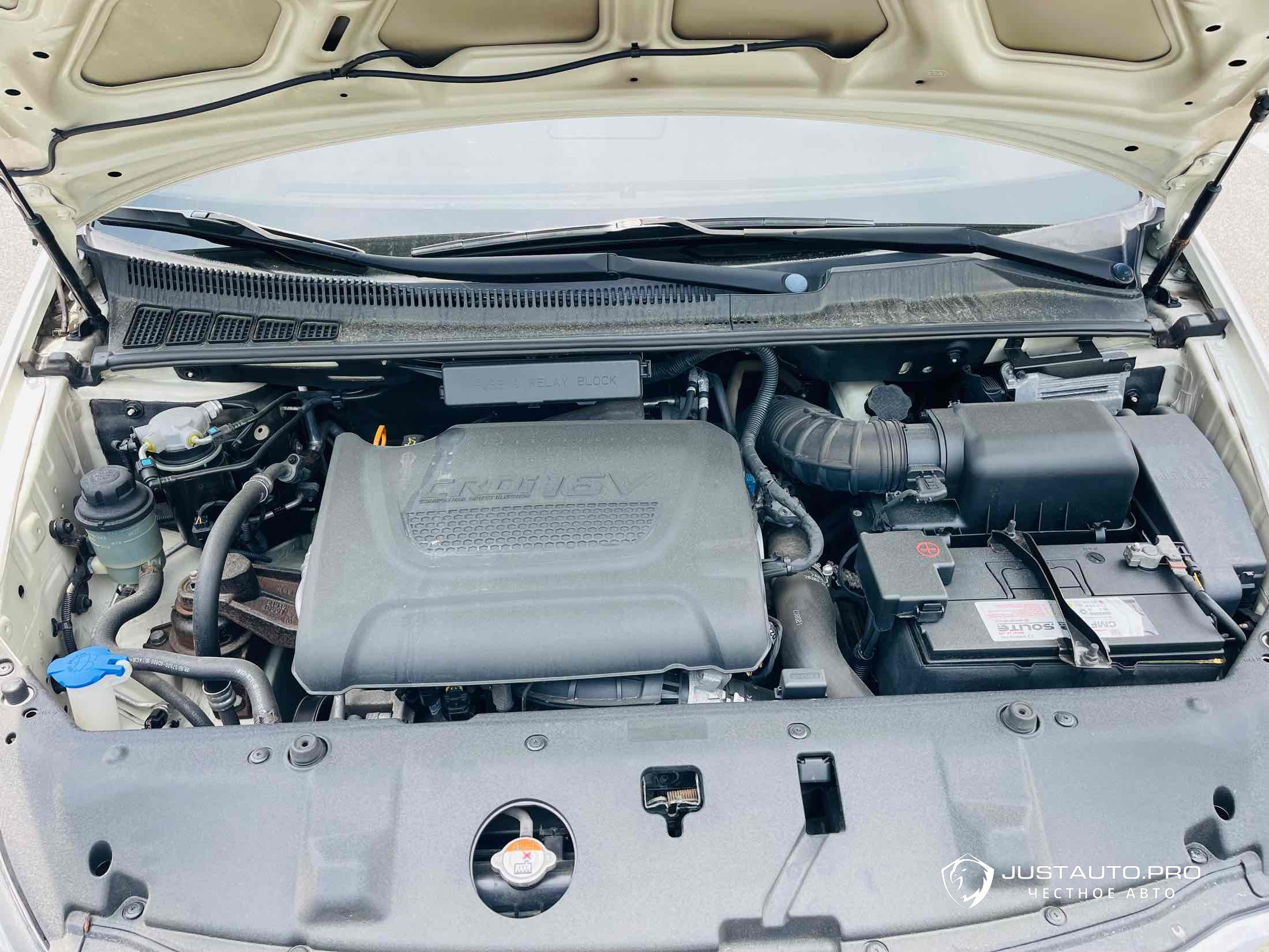 Автомобиль Kia Canival