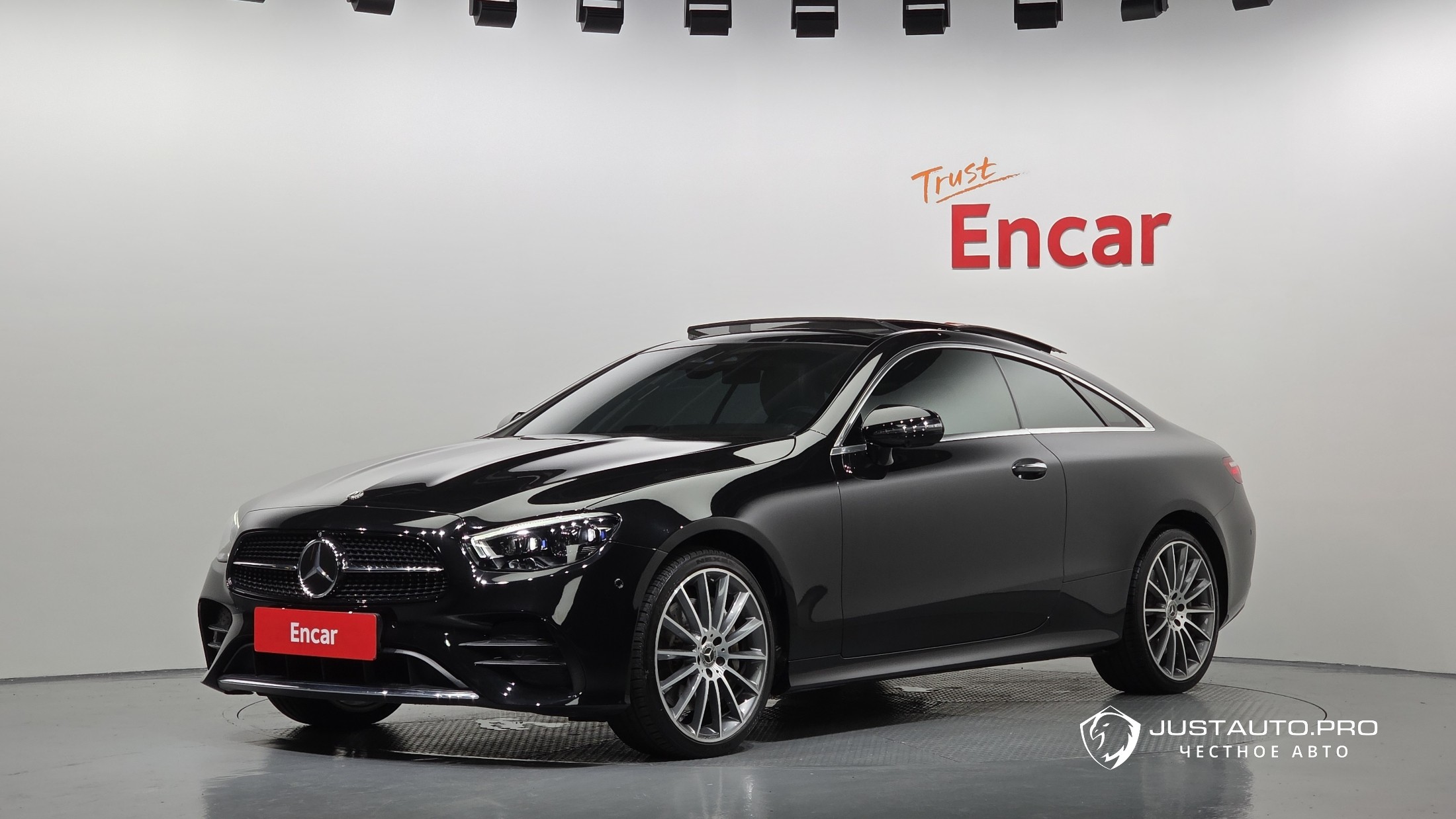 Автомобиль Mercedes-Benz E-Class