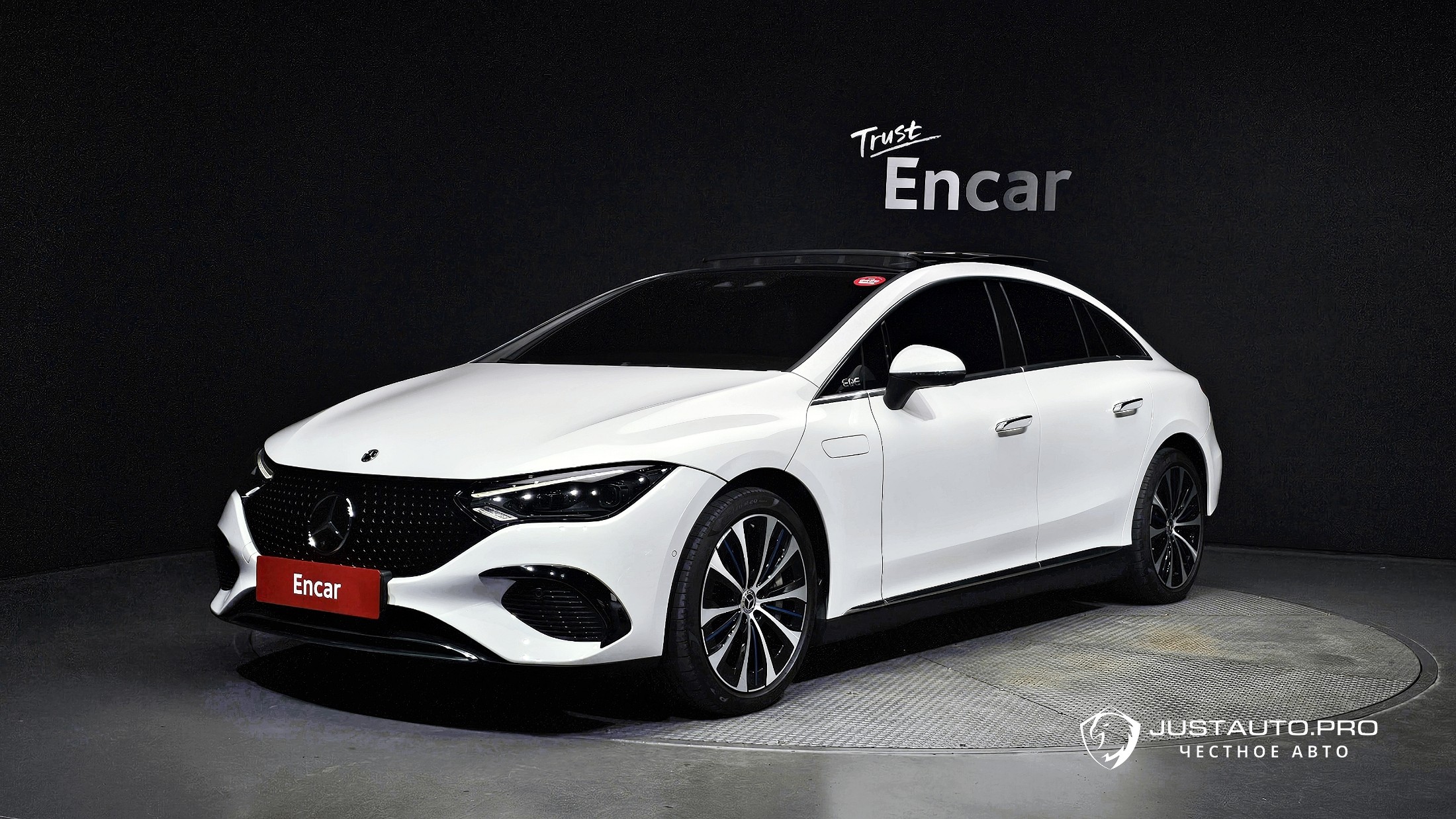Автомобиль Mercedes-Benz EQE