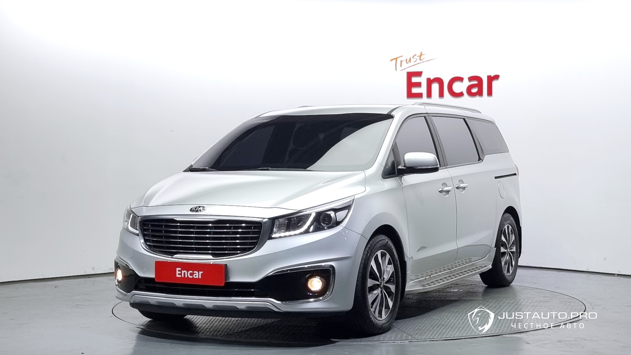 Автомобиль Kia Canival