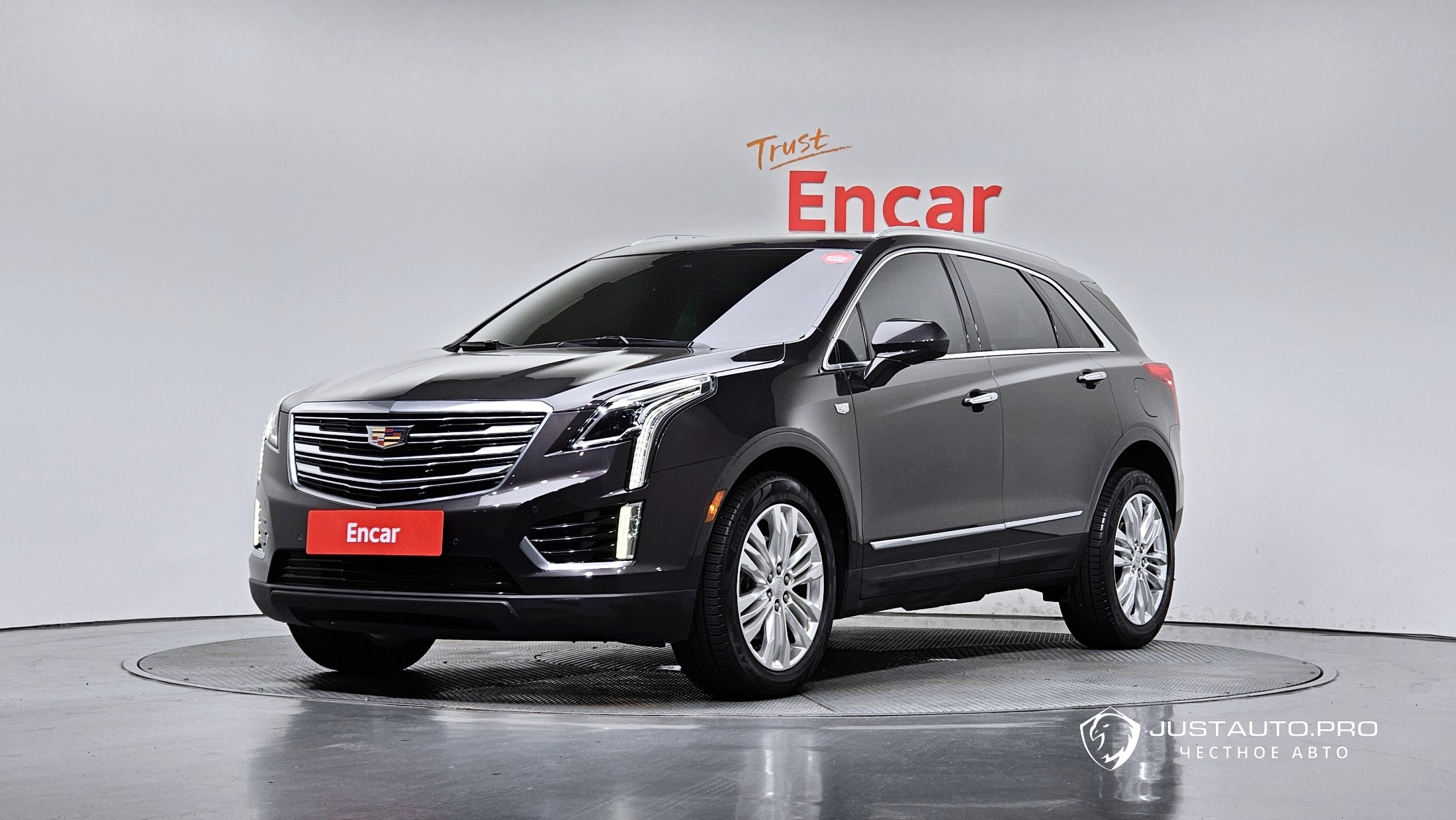 Автомобиль Cadillac XT5