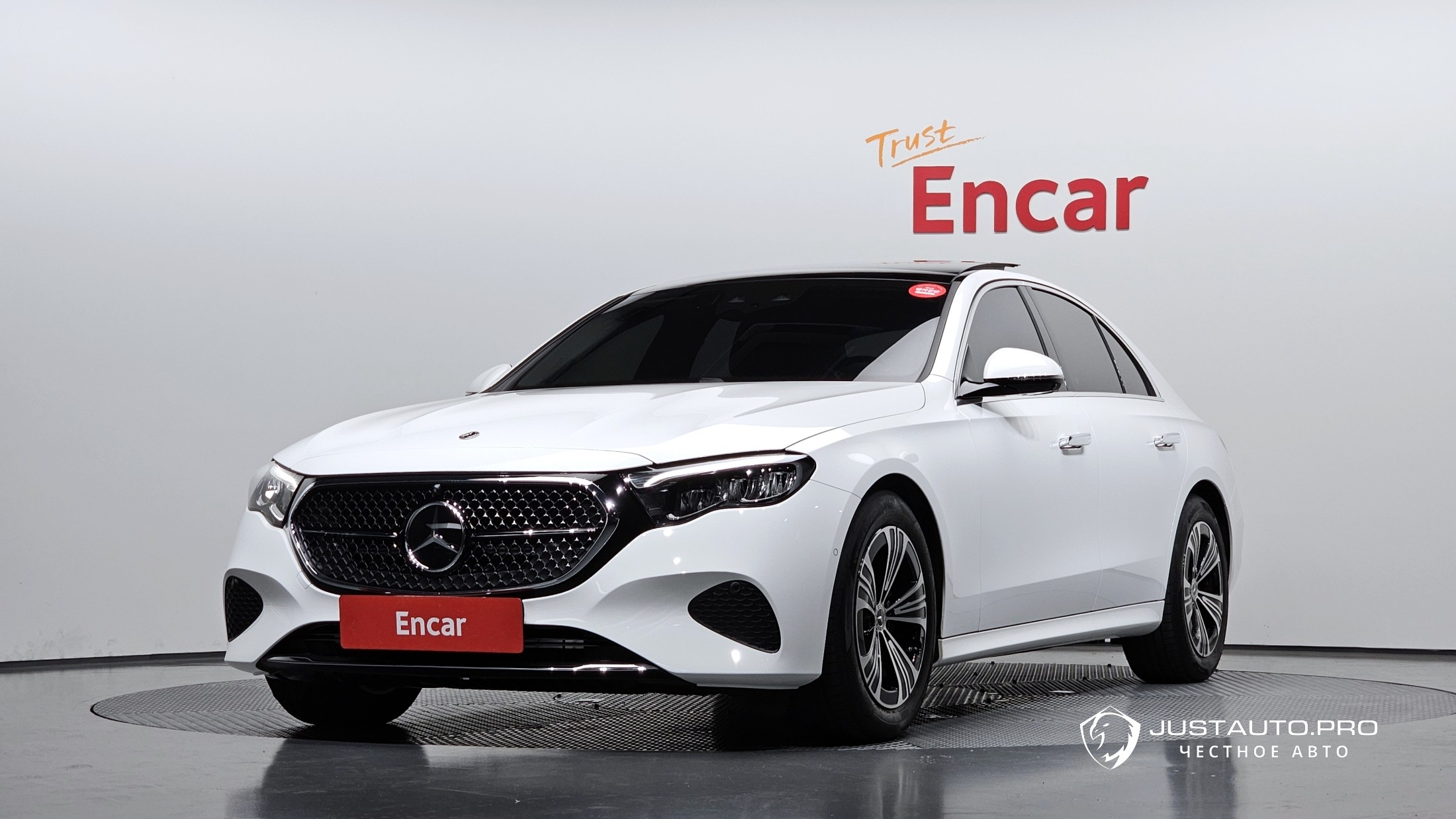 Автомобиль Mercedes-Benz E-Class