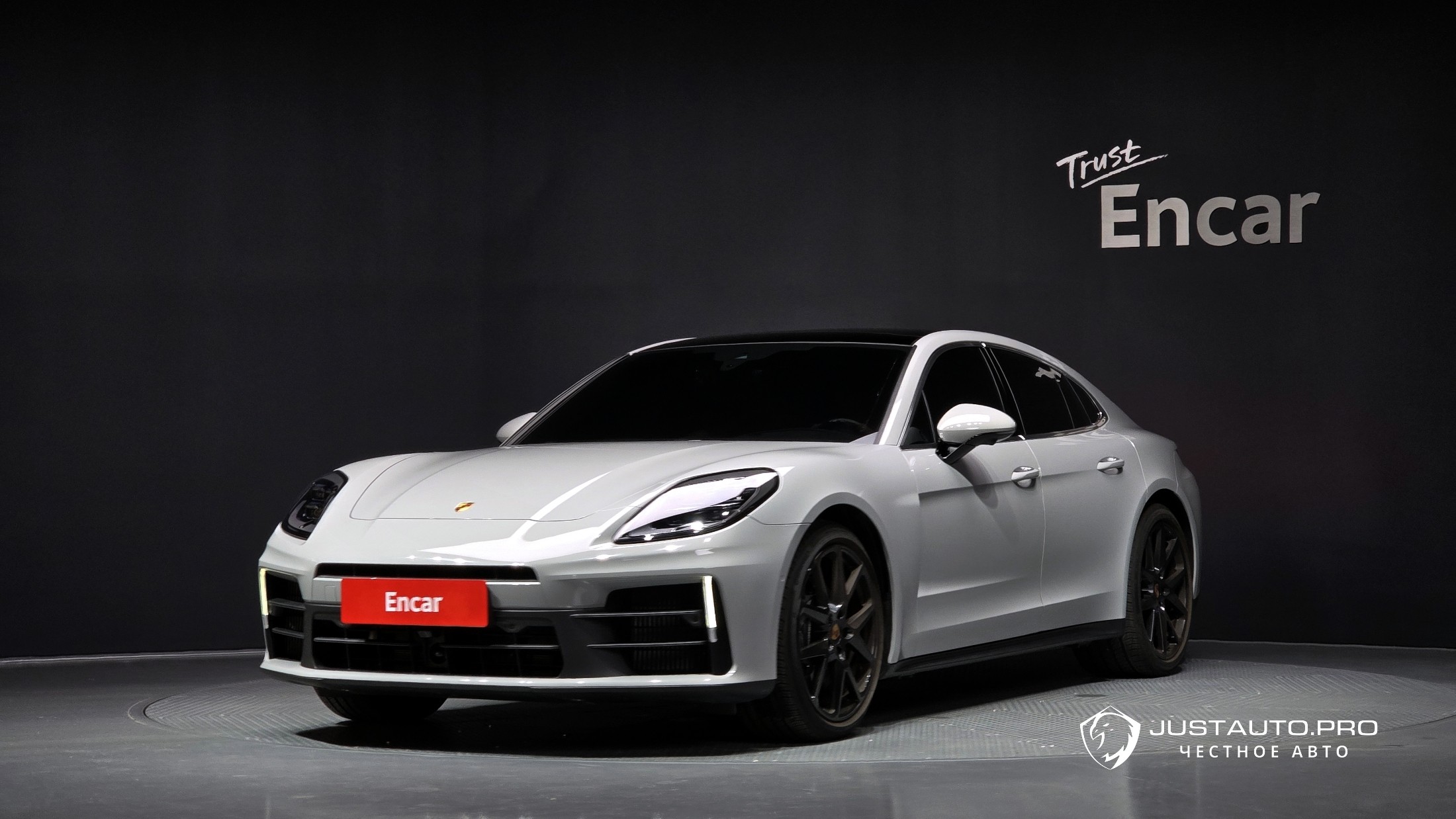 Автомобиль Porsche Panamera