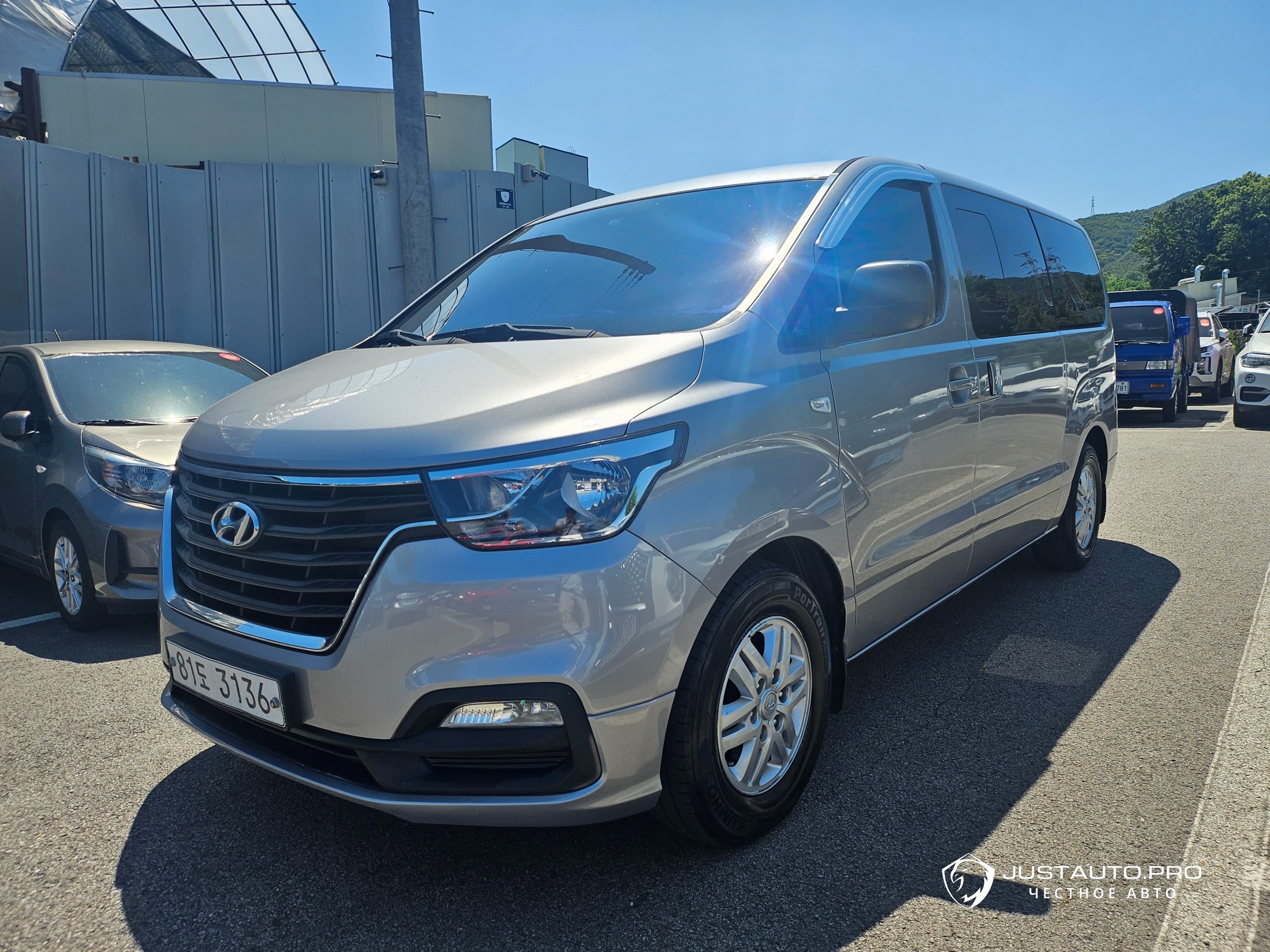 Автомобиль Hyundai Starex