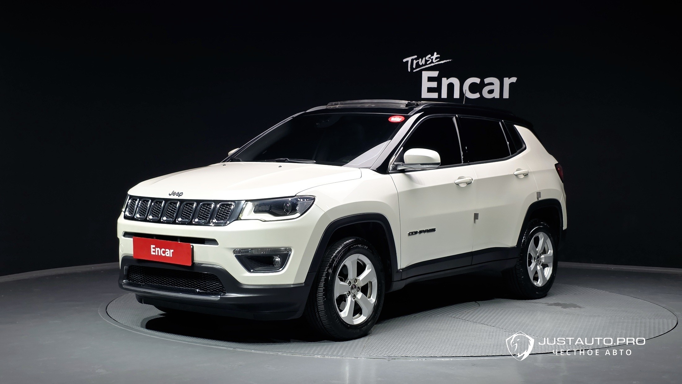 Автомобиль Jeep Compass