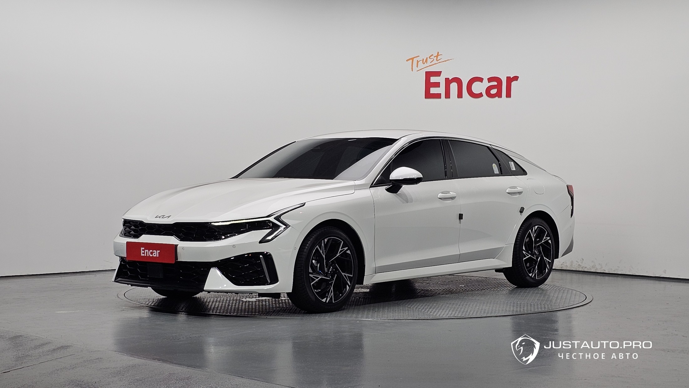 Автомобиль Kia K5