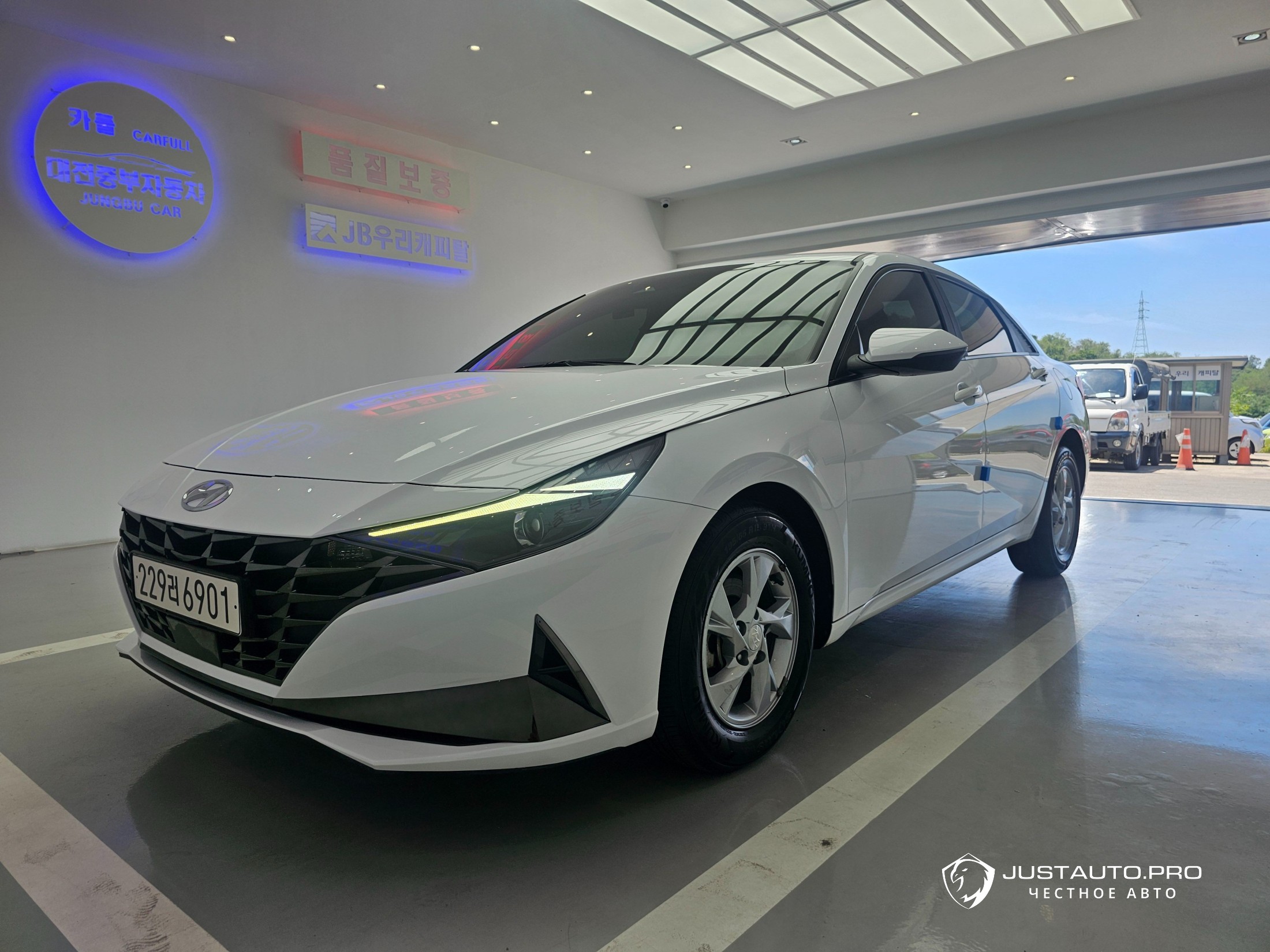 Автомобиль Hyundai AVANTE