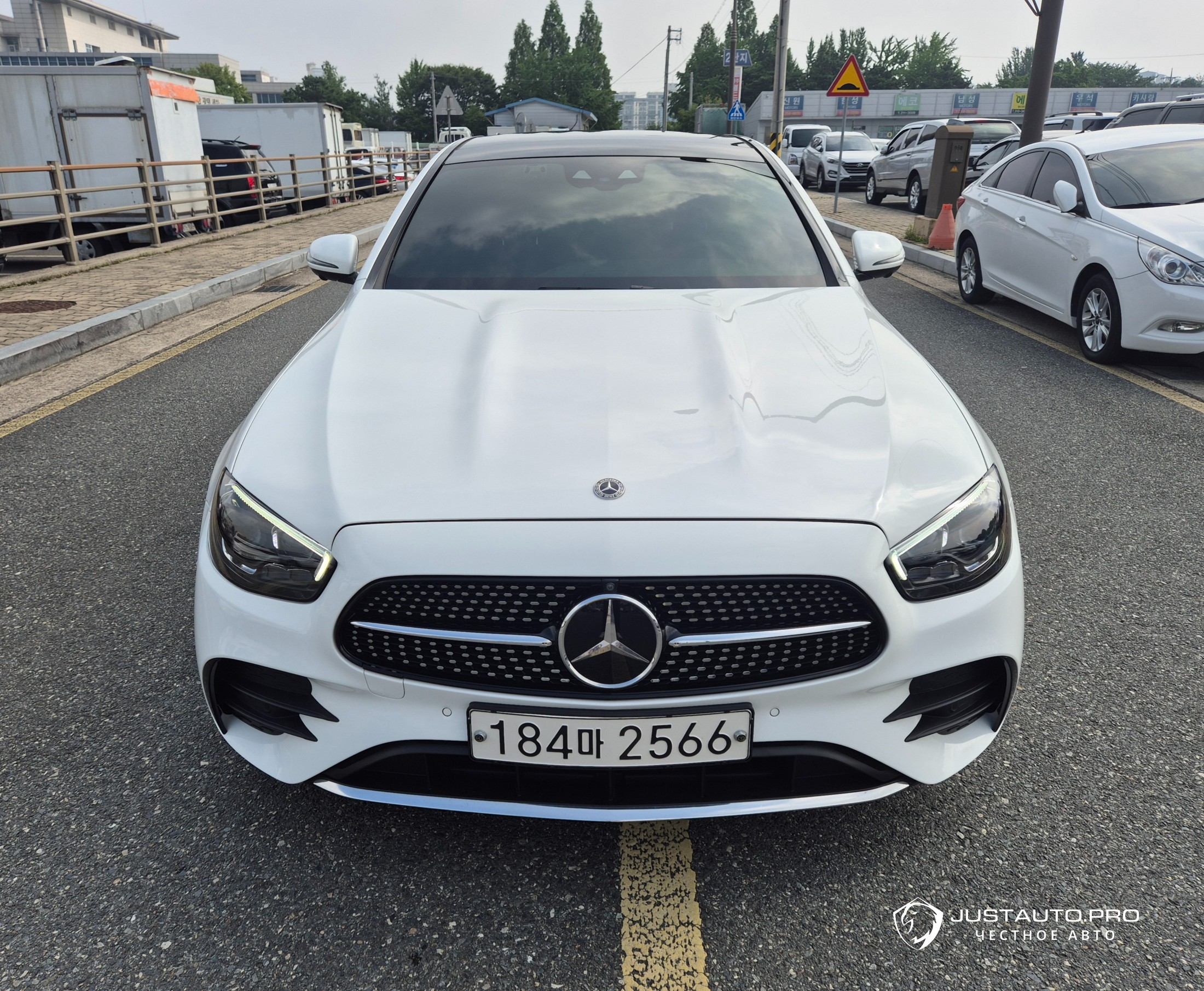 Автомобиль Mercedes-Benz E-Class