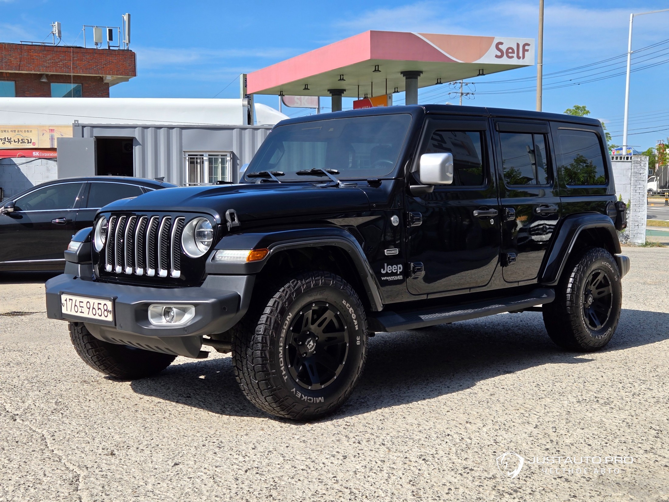 Автомобиль Jeep Wrangler