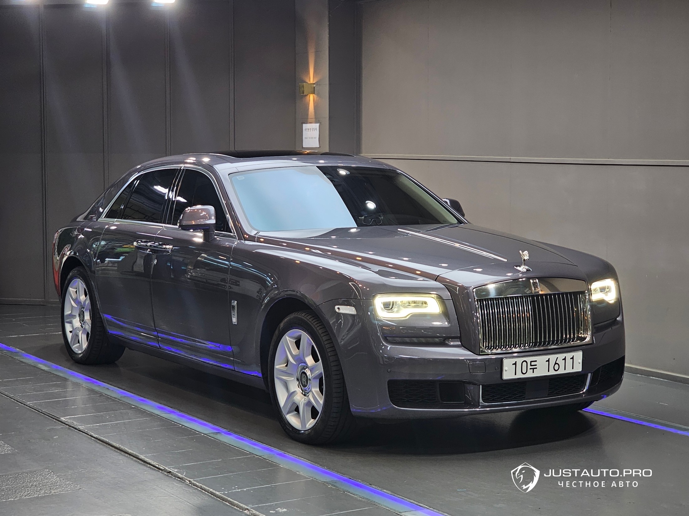 Автомобиль Rolls-Royce Ghost