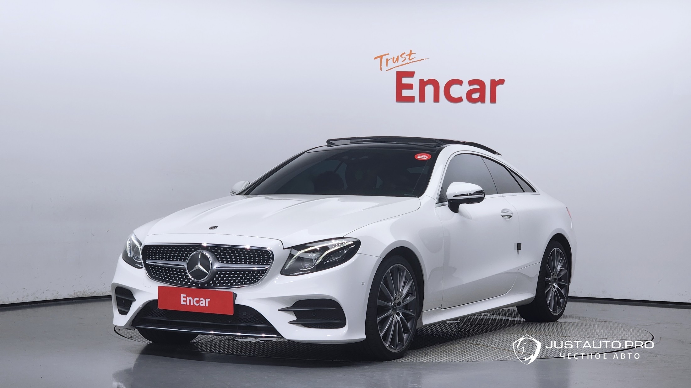 Автомобиль Mercedes-Benz E-Class