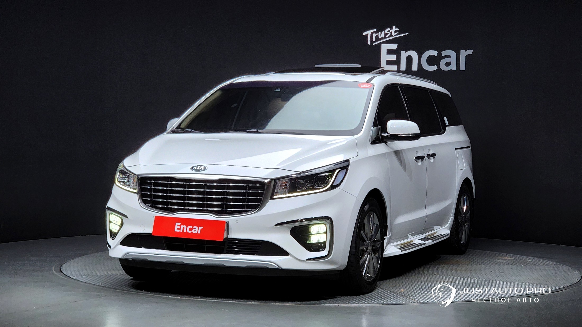 Автомобиль Kia Canival